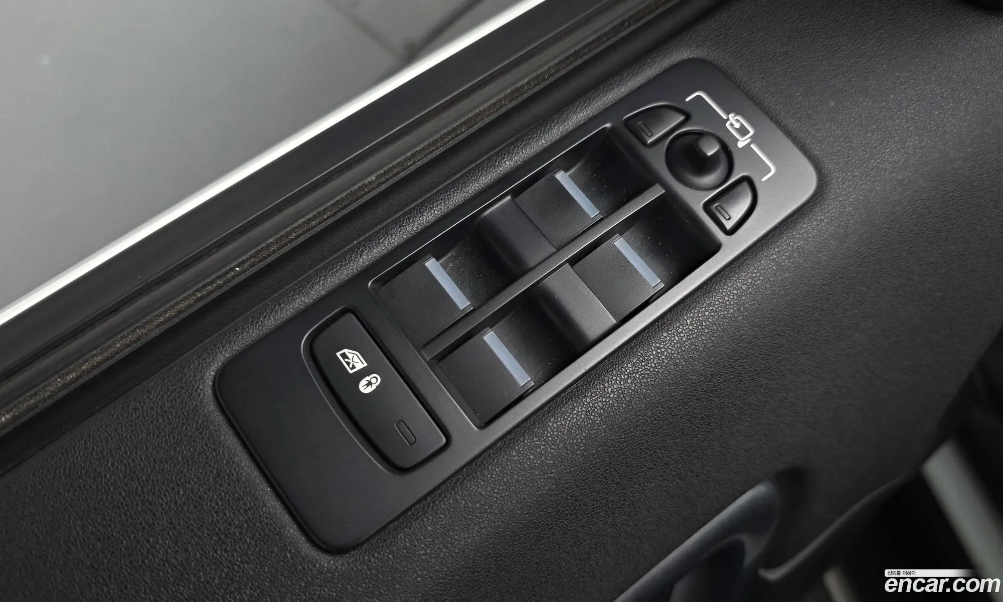 Land Rover Discovery Sport 2017 — 32