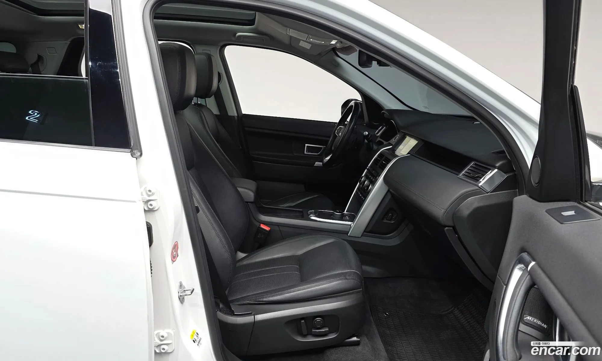 Land Rover Discovery Sport 2017 — 12