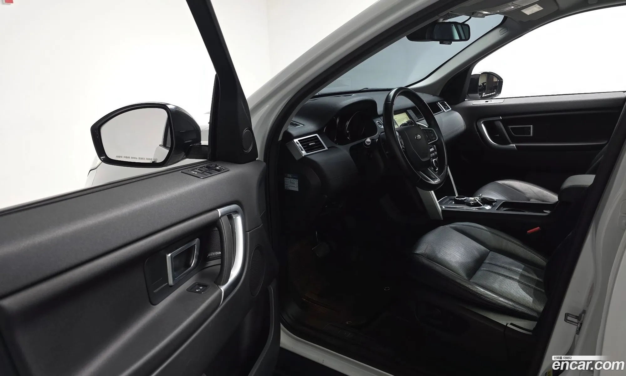 Land Rover Discovery Sport 2017 — 24