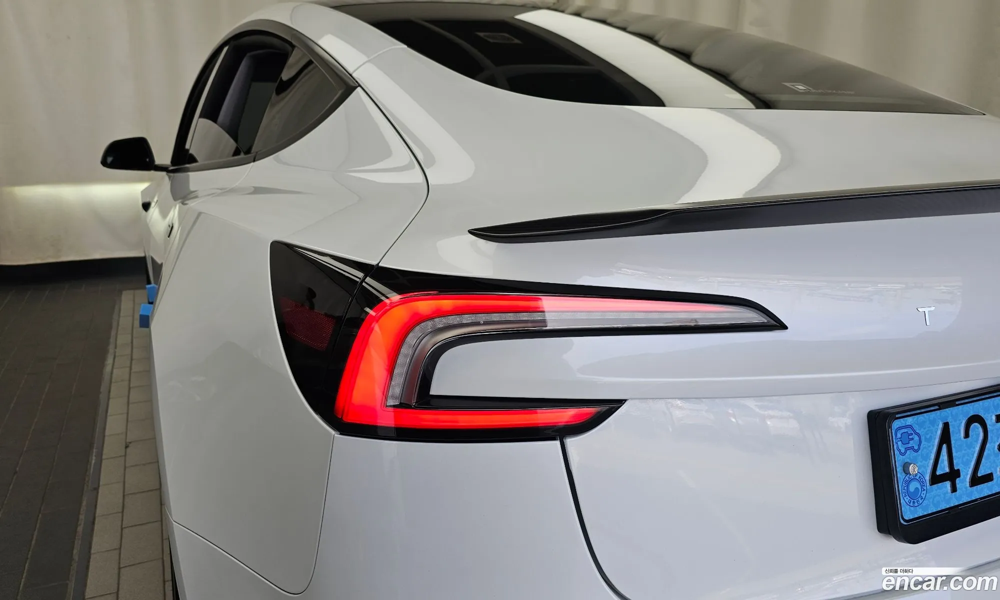 Tesla Model 3 2024 LRW3E7ETXRC191140 — 11
