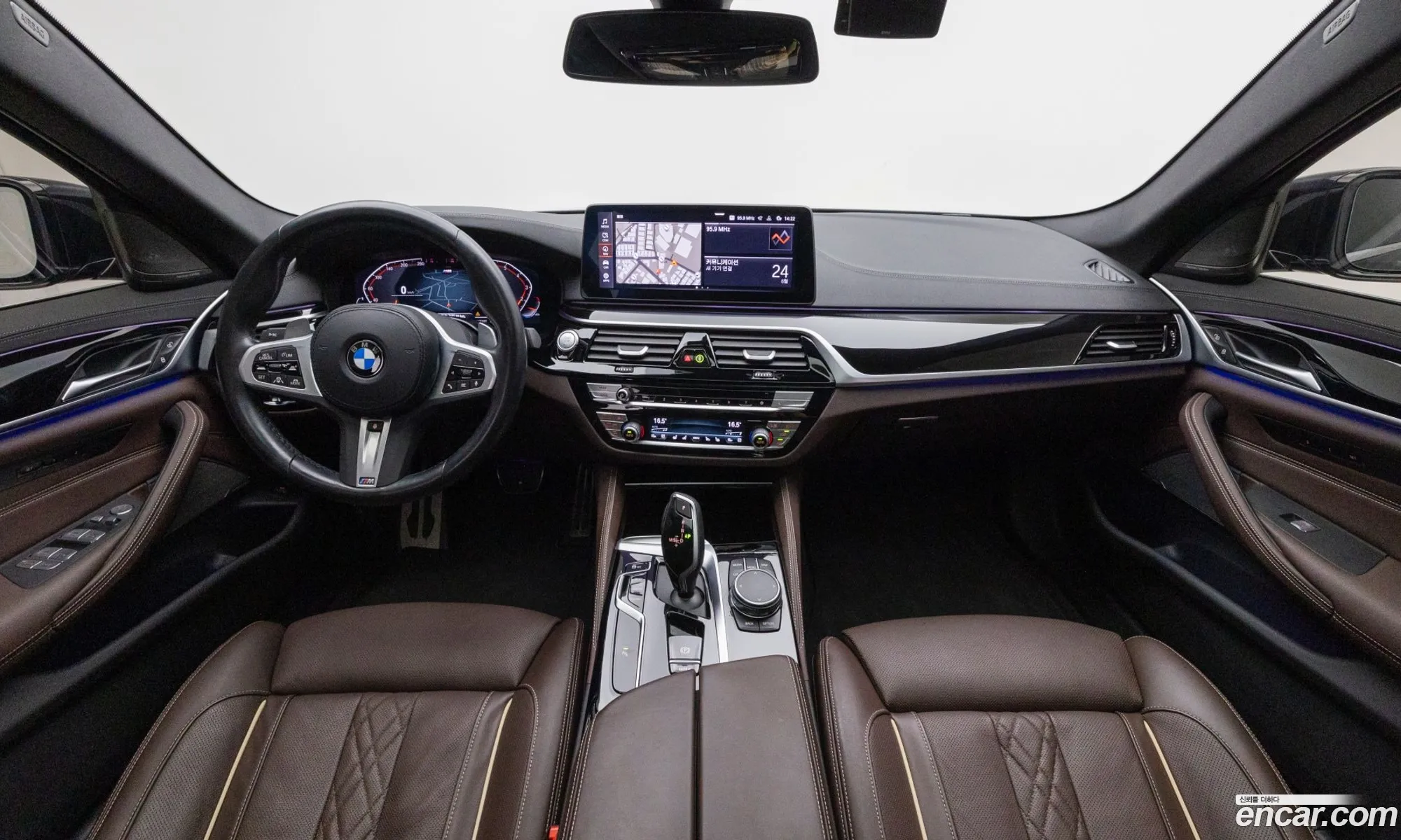BMW 5 Series 2023 — 8