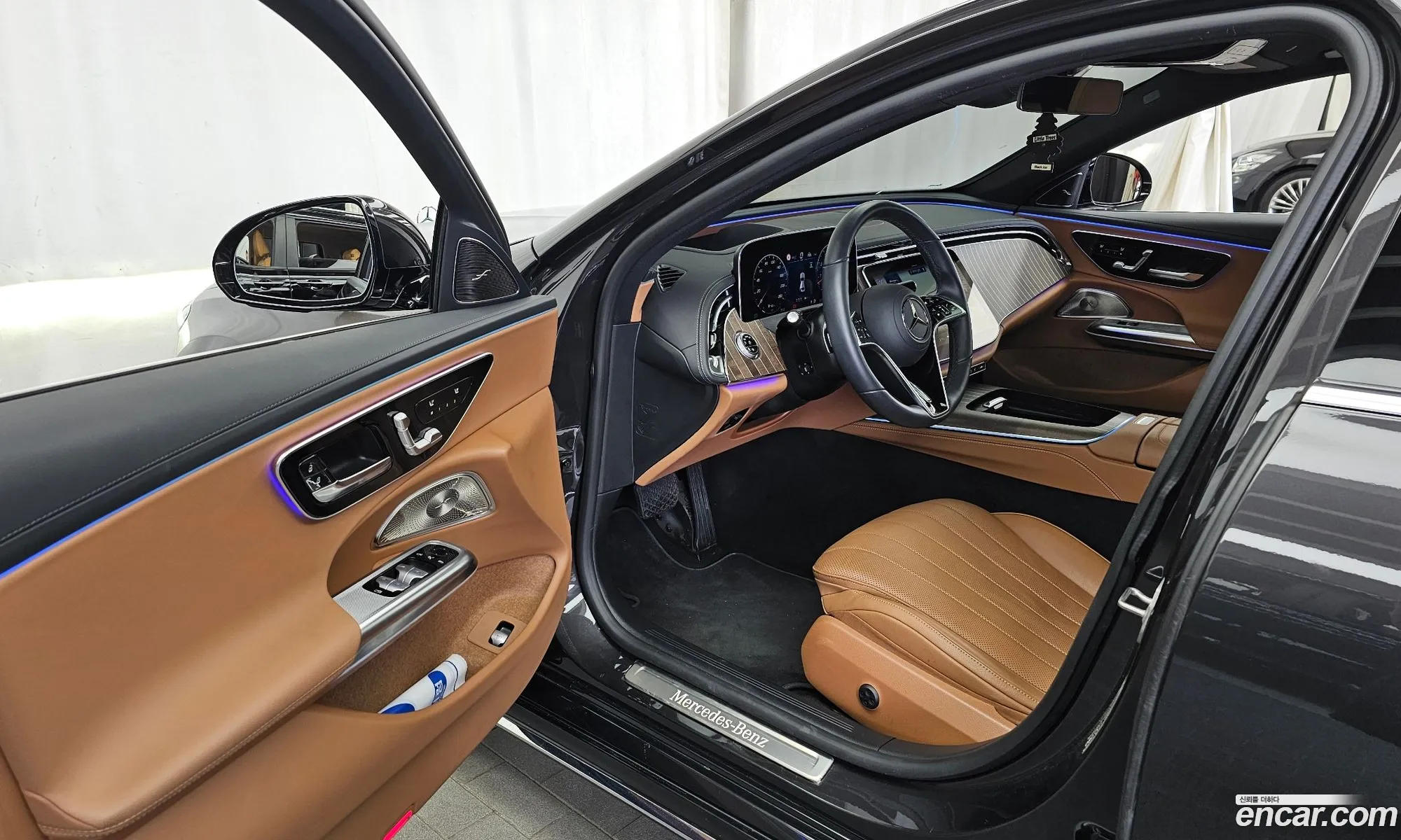 Mercedes-Benz E-Class W214 2024 — 31