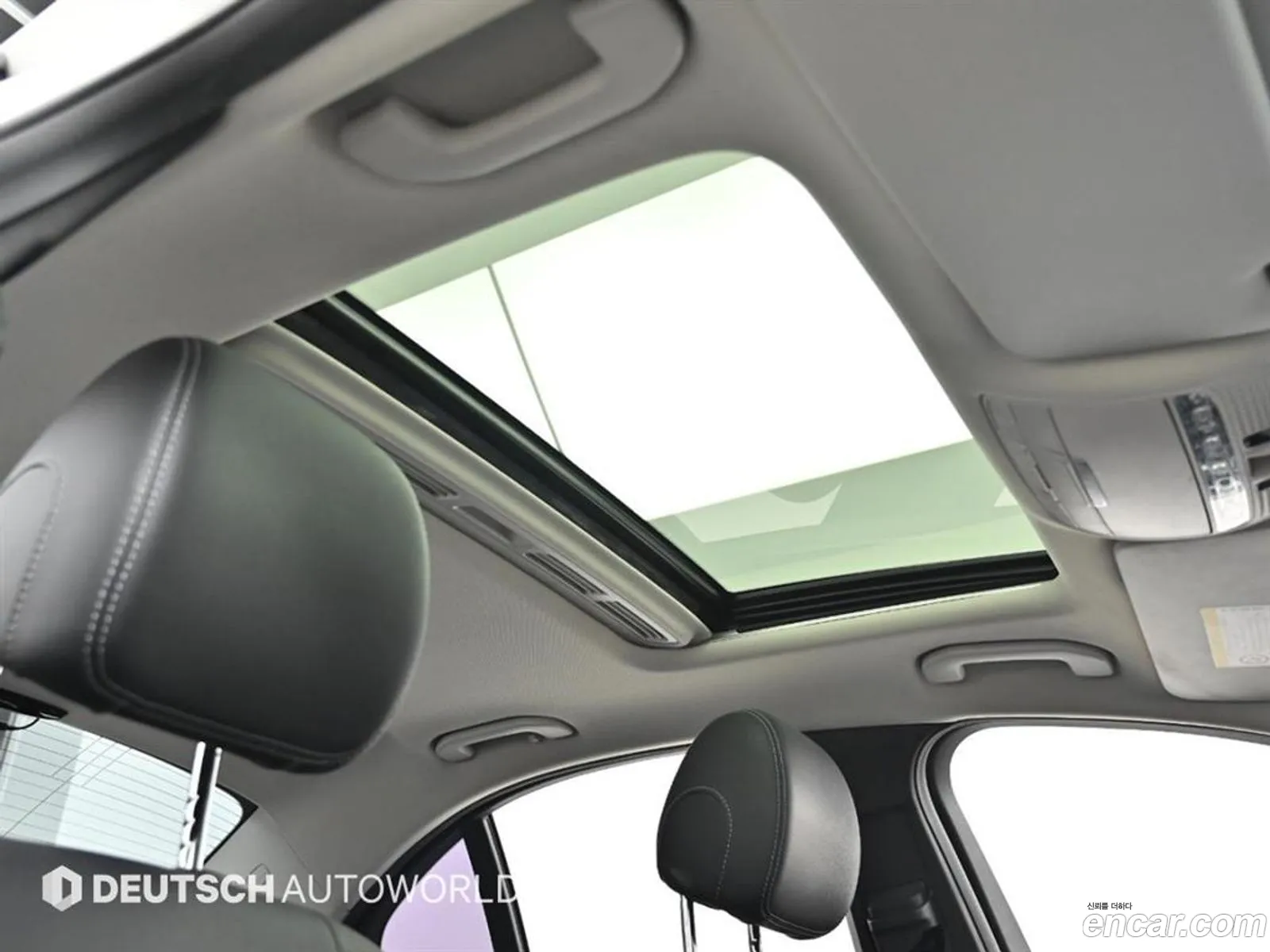 Mercedes-Benz C-Class W205 2015 — 17