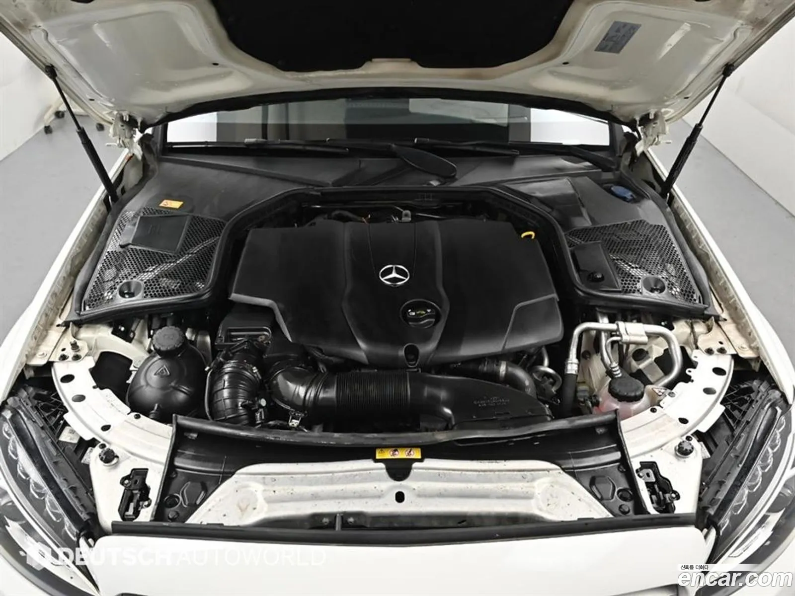 Mercedes-Benz C-Class W205 2015 — 19