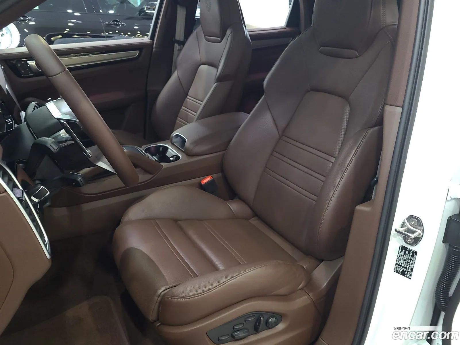 Porsche Cayenne 2023 — 2