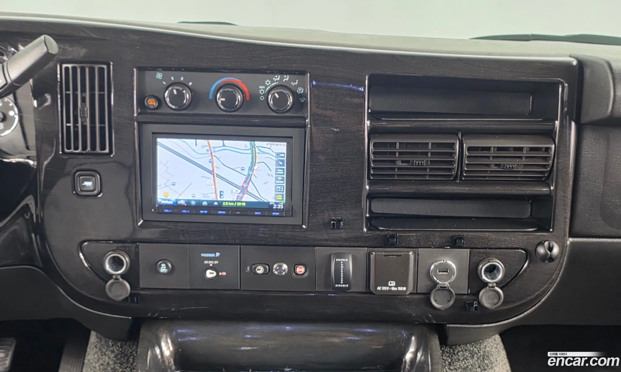 Chevrolet Express Van 2017 1GCWGBFG1H1135287 — 16