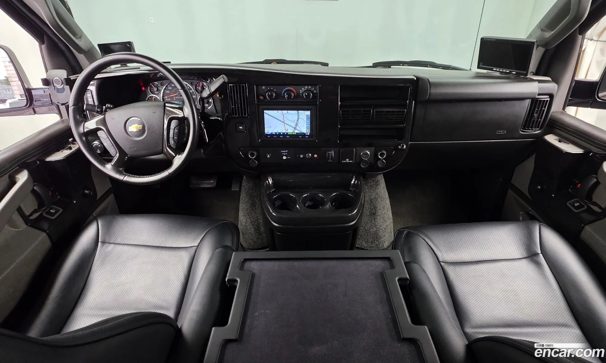Chevrolet Express Van 2017 1GCWGBFG1H1135287 — 7