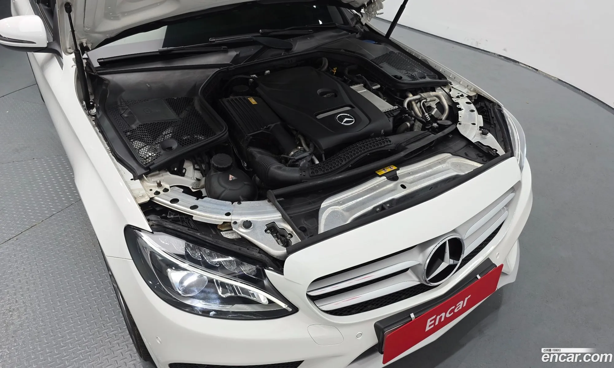 Mercedes-Benz C-Class W205 2016 — 12