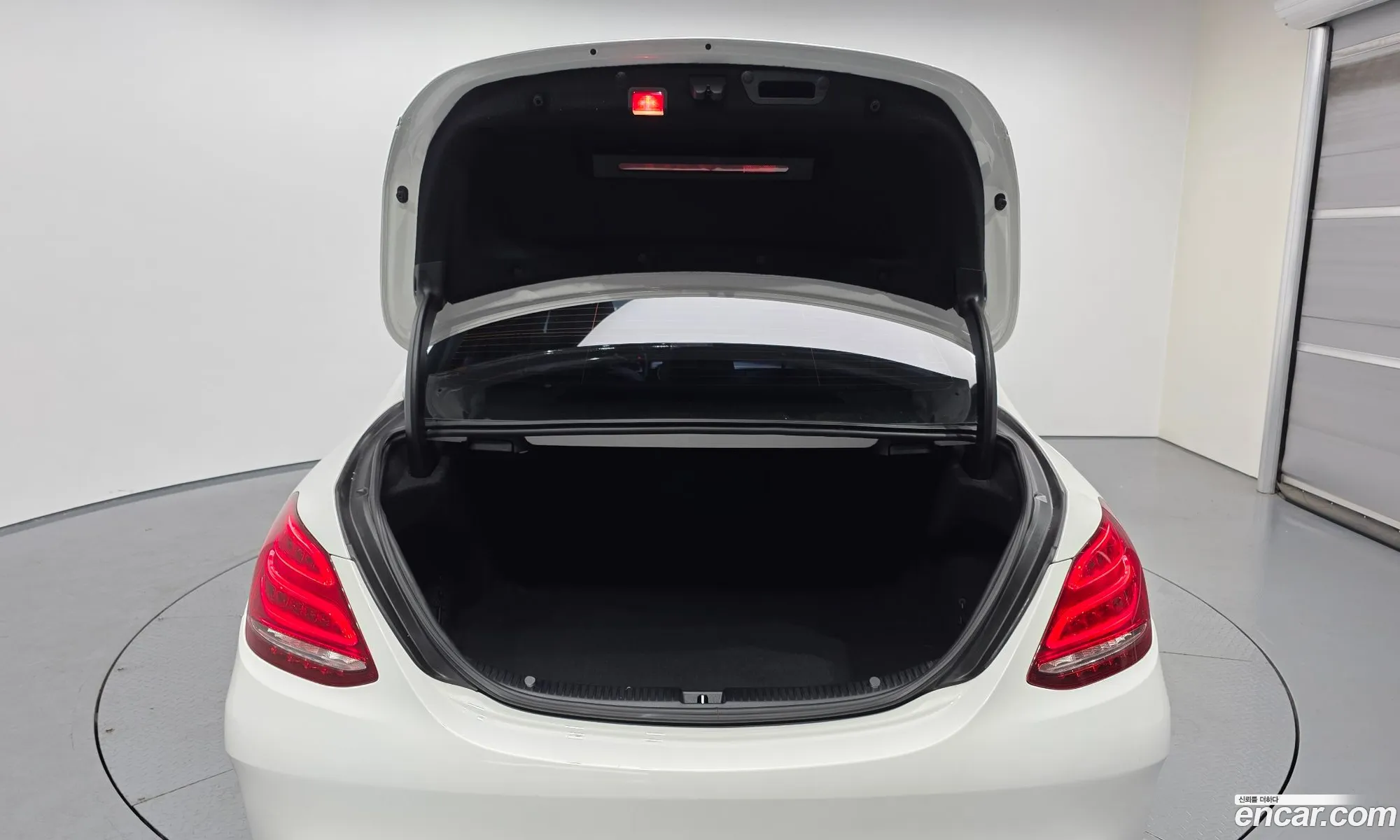 Mercedes-Benz C-Class W205 2016 — 2