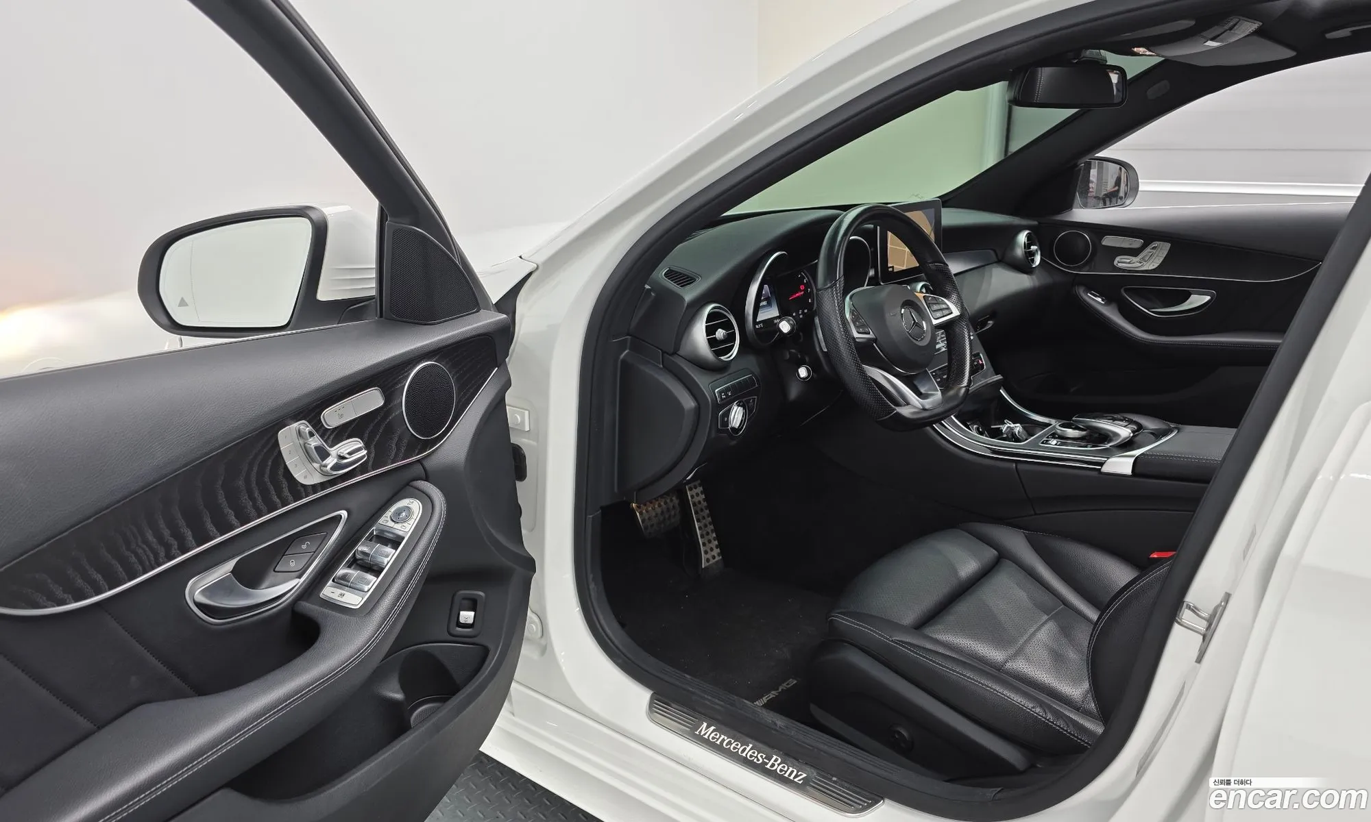 Mercedes-Benz C-Class W205 2016 — 21