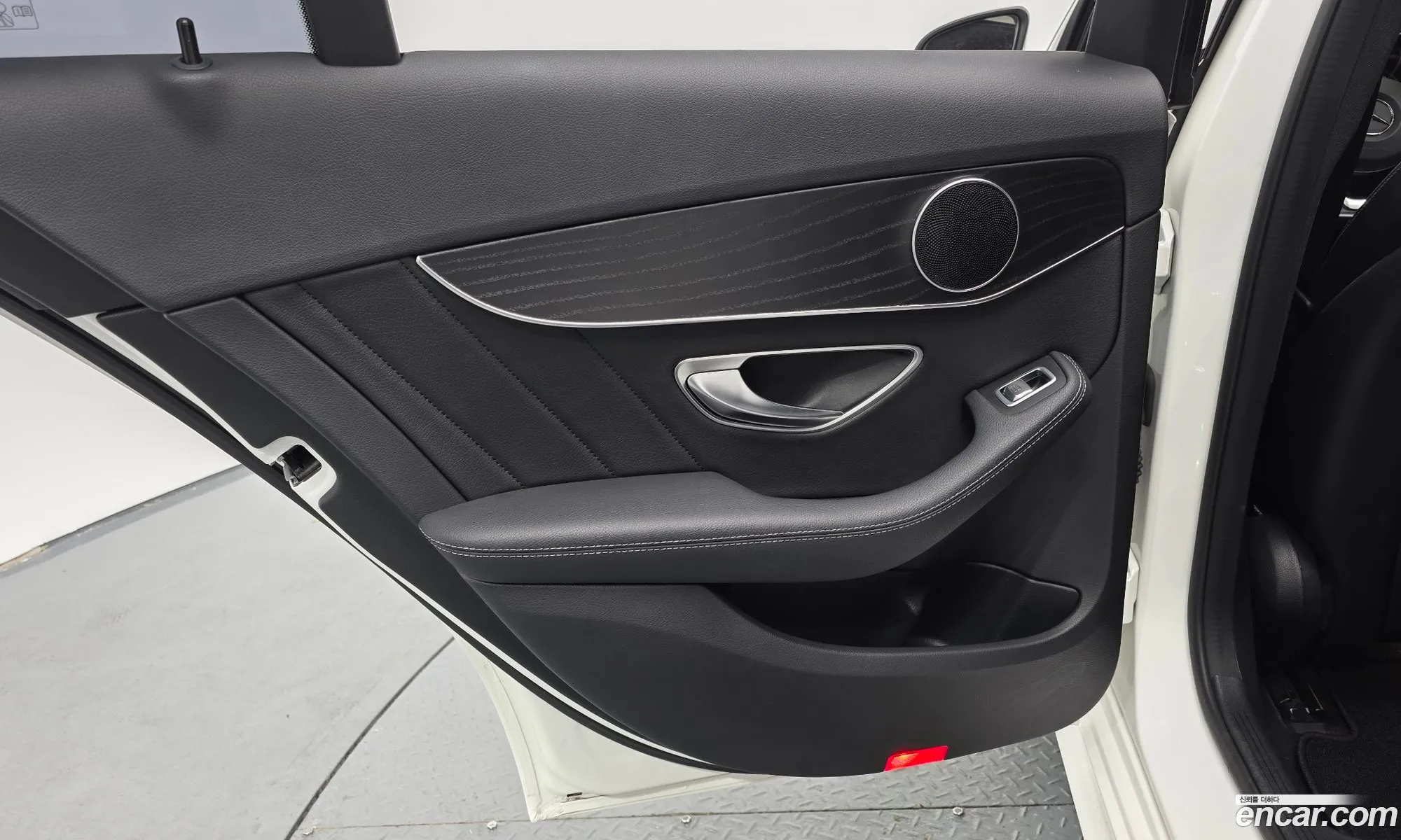 Mercedes-Benz C-Class W205 2016 — 6