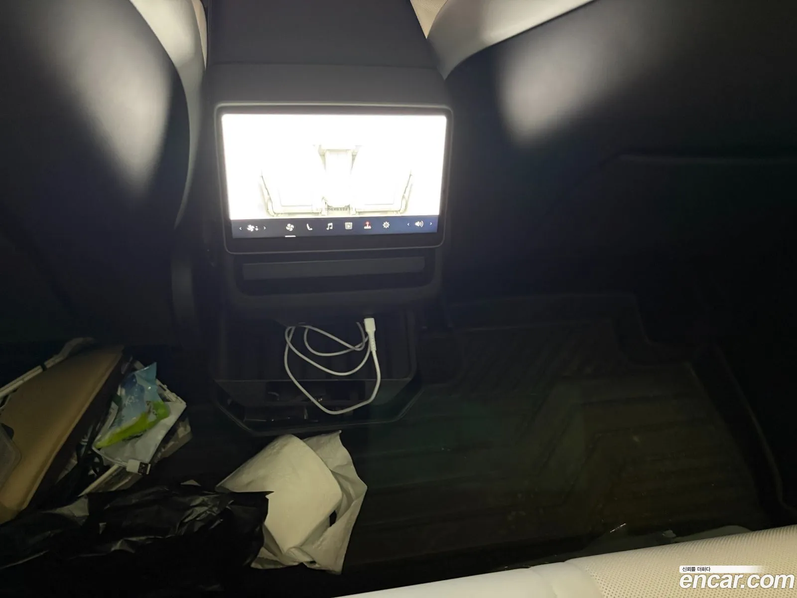 Tesla Model Y 2025 — 8