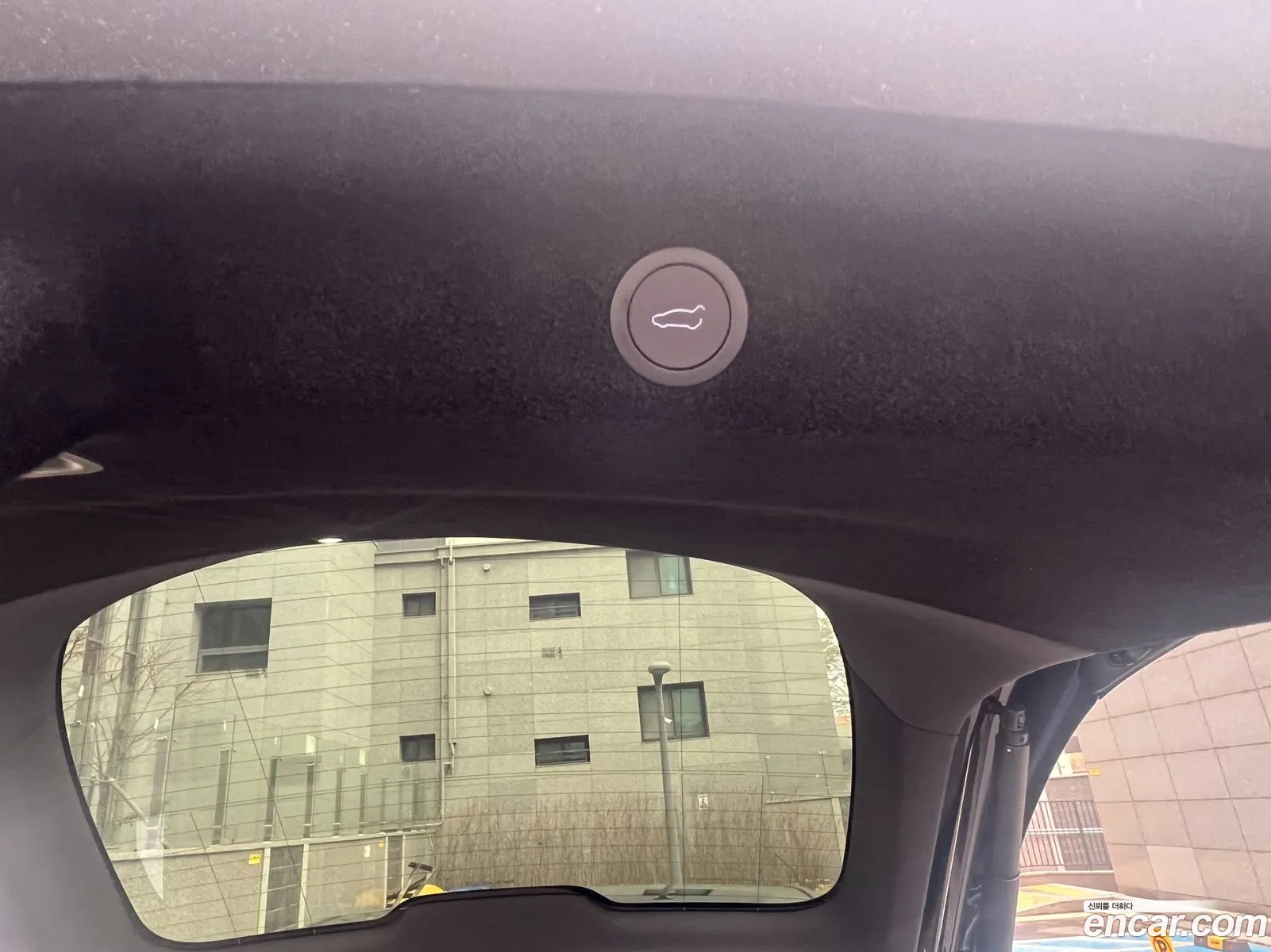 Tesla Model Y 2025 — 6