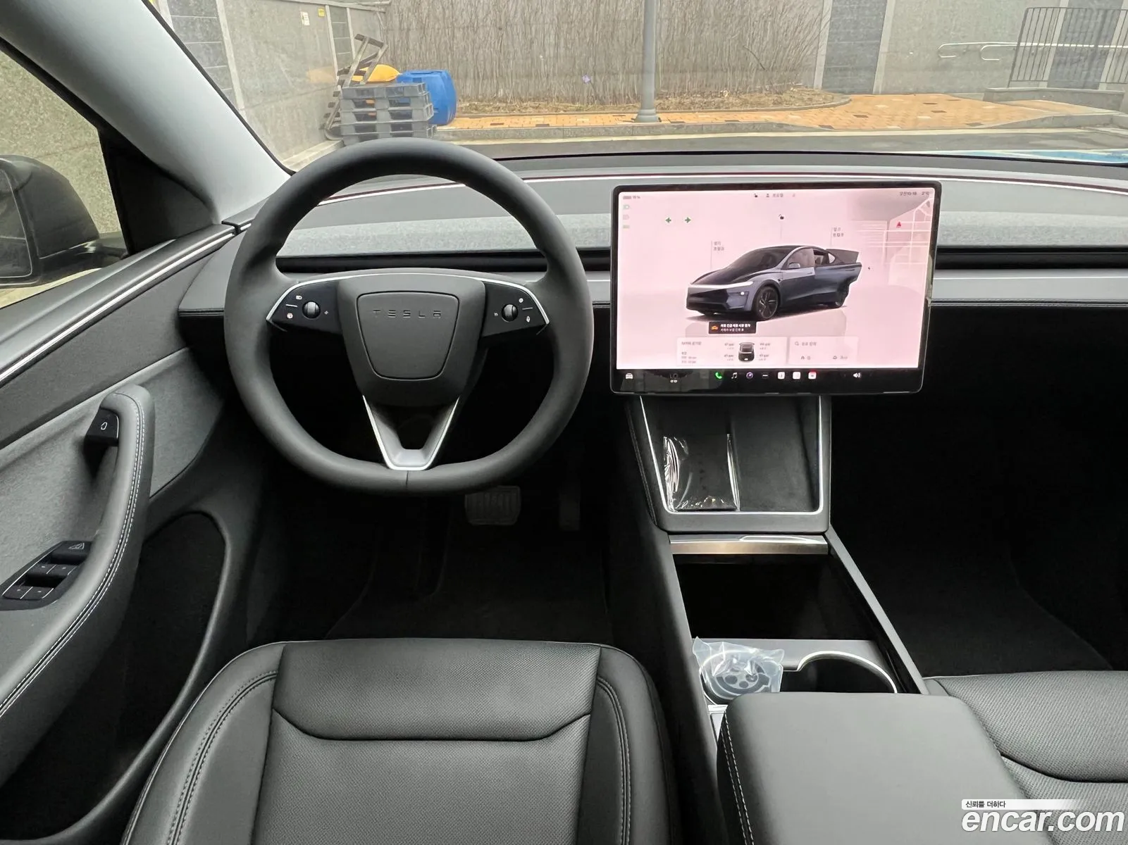 Tesla Model Y 2025 — 14