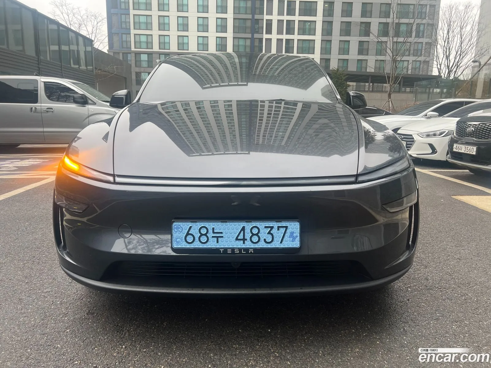 Tesla Model Y 2025 — 17