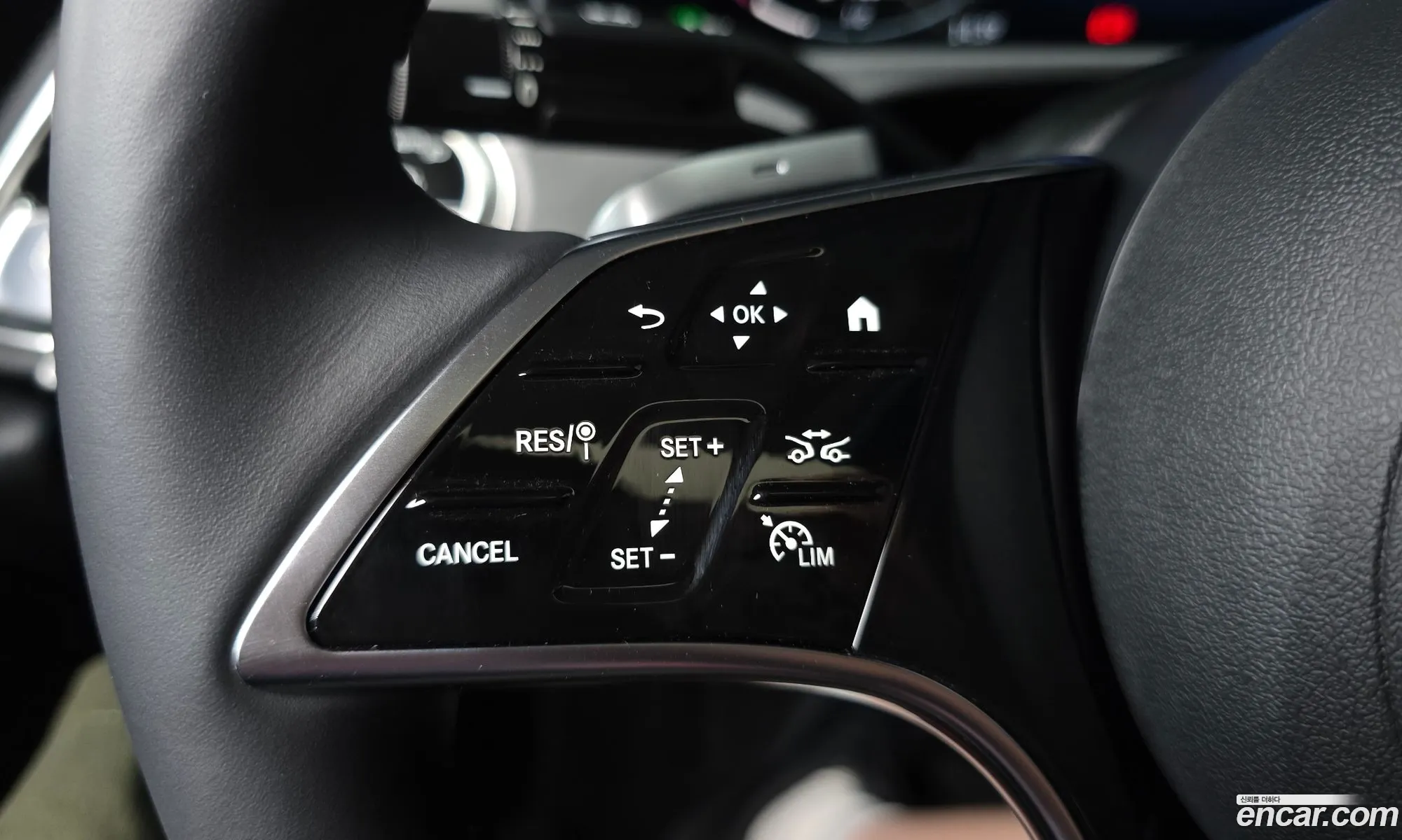 Mercedes-Benz E-Class W214 2025 — 19