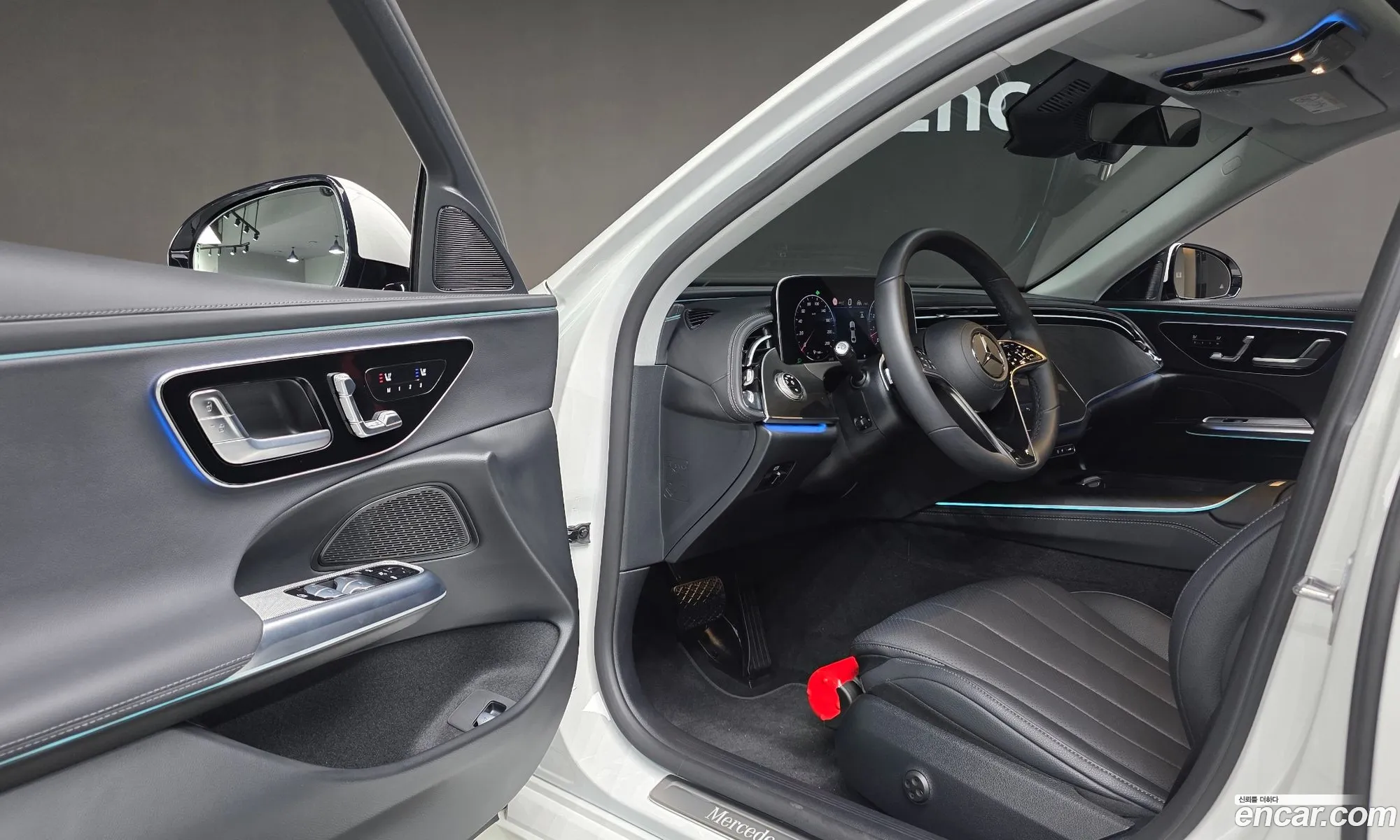 Mercedes-Benz E-Class W214 2025 — 22