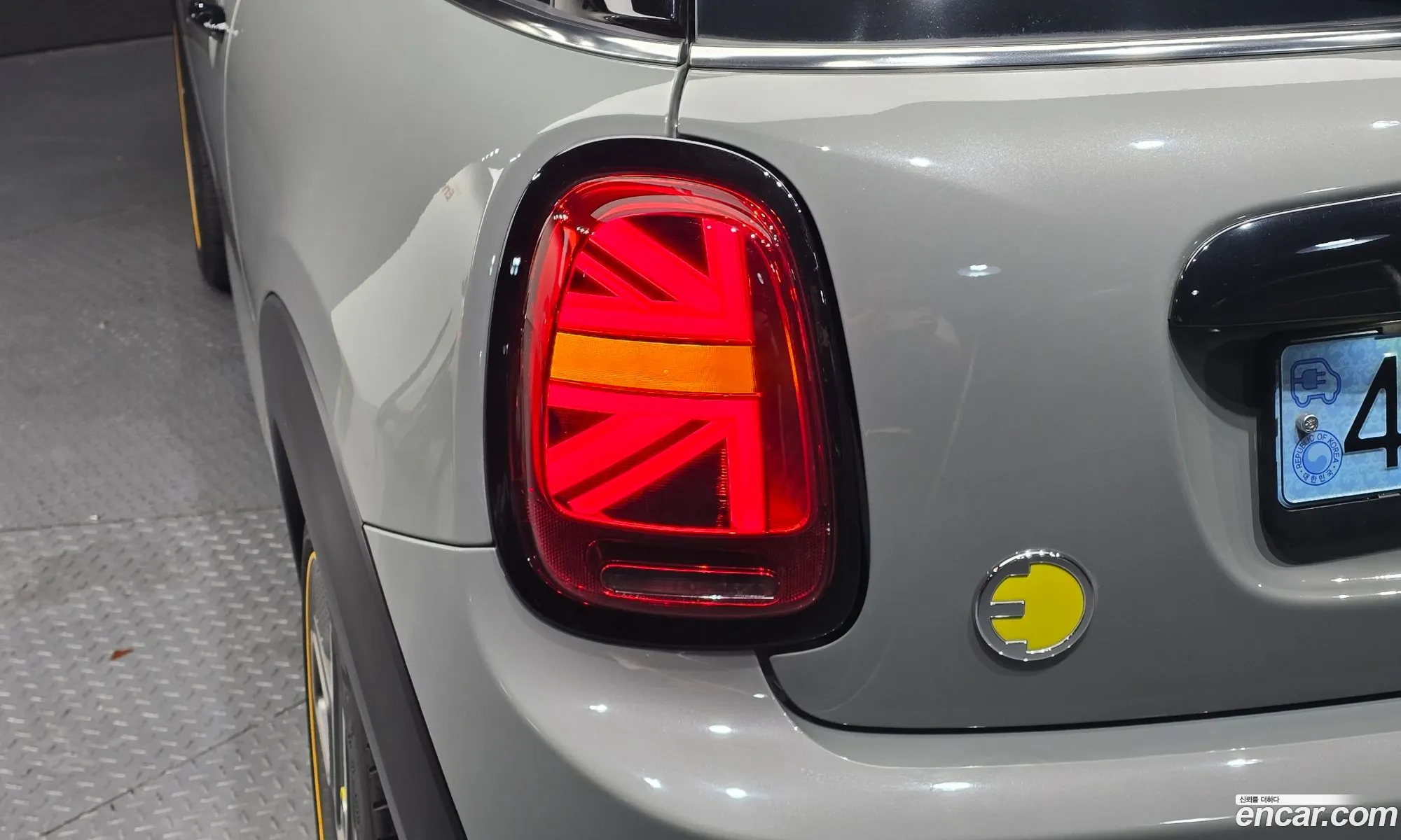 Mini Cooper Electric 2022 WMW11DJ00P2S83969 — 27