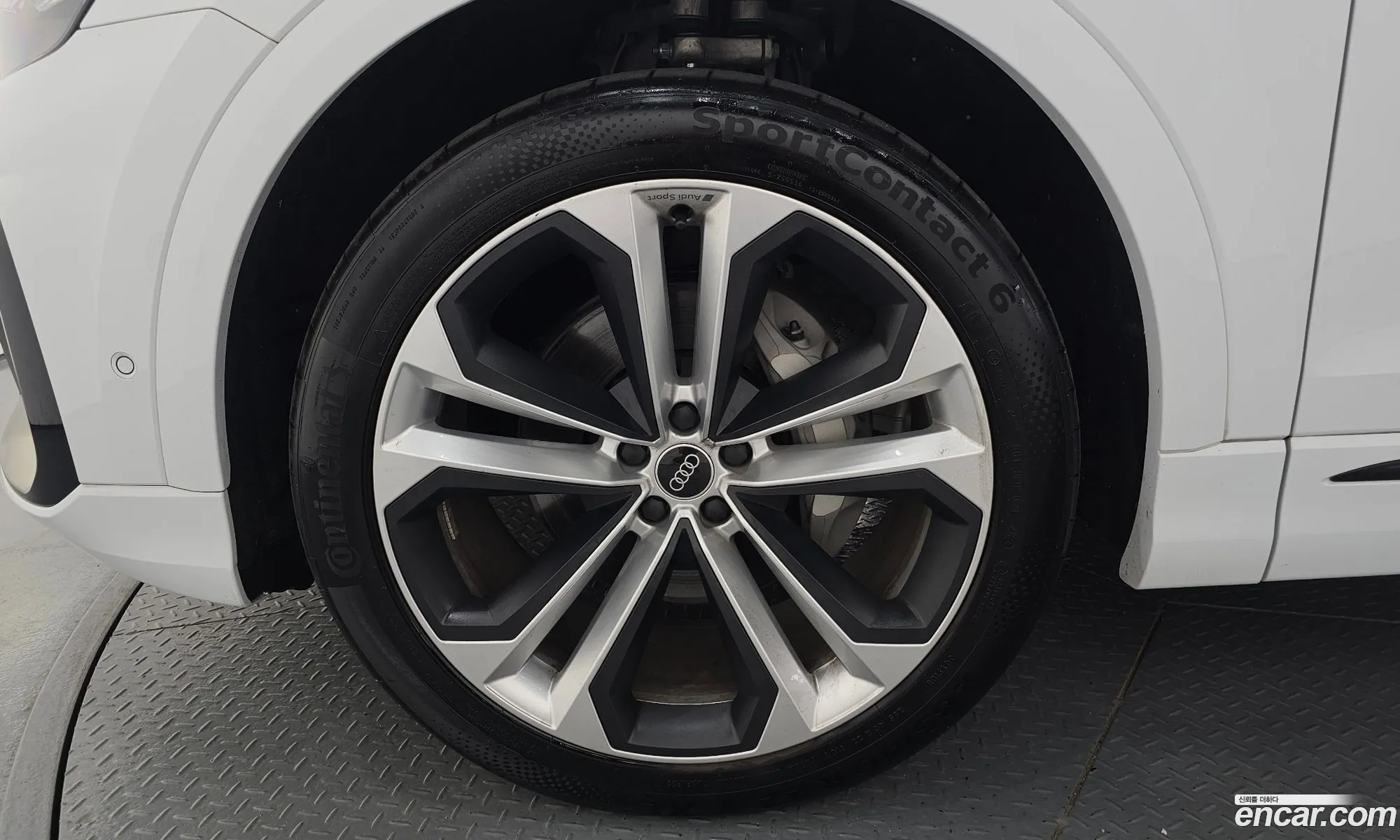Audi Q8 2025 — 29