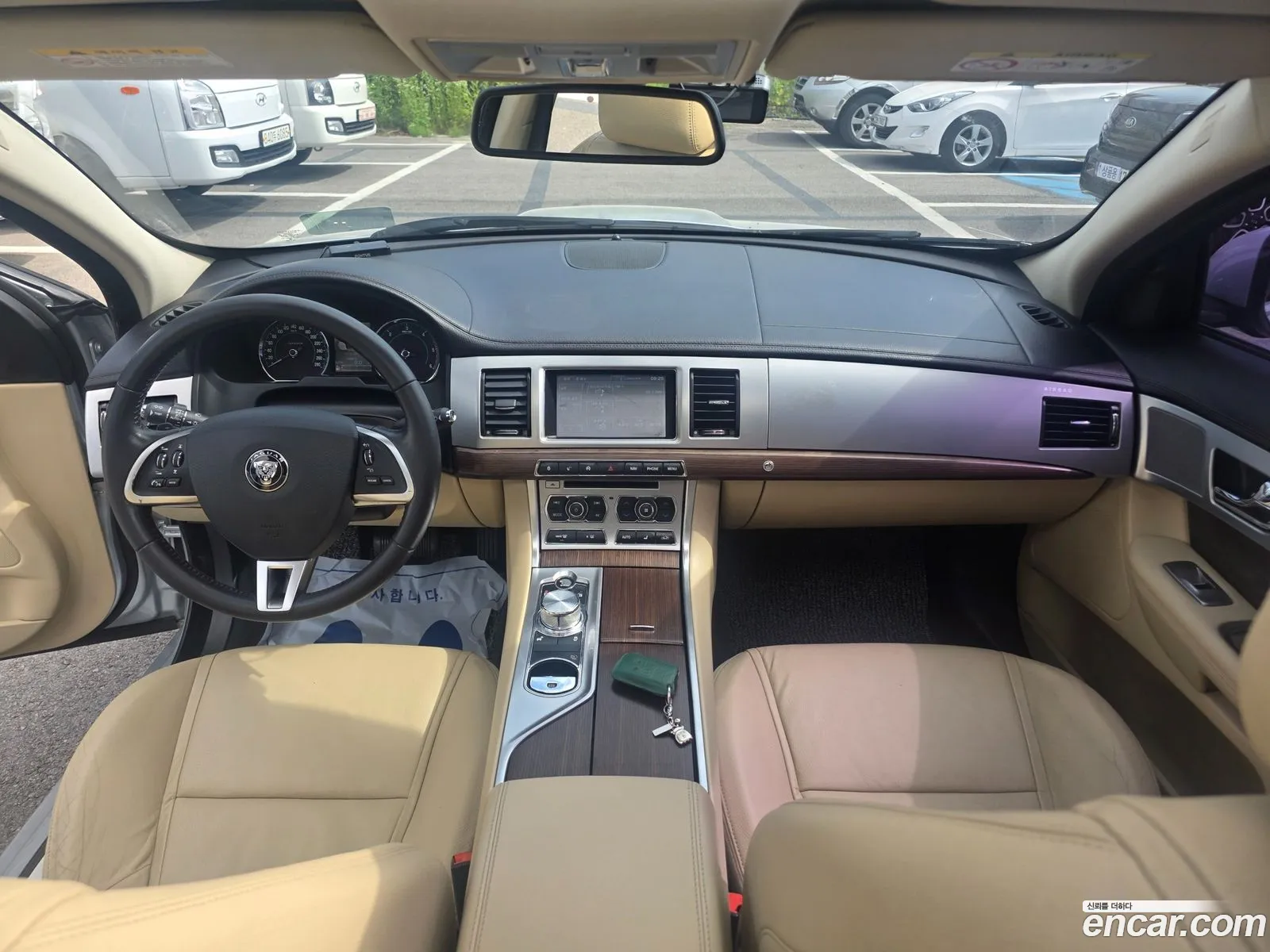 Jaguar XF 2015 — 9