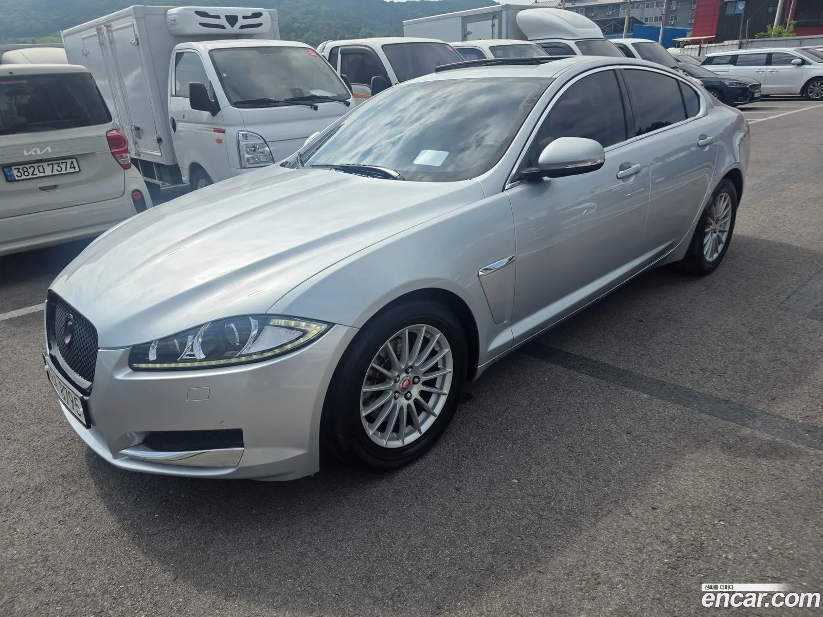 Jaguar XF 2015 — 10