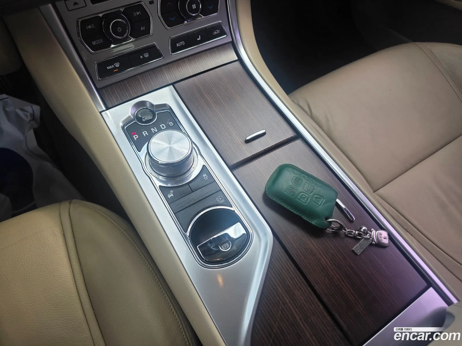 Jaguar XF 2015 — 11