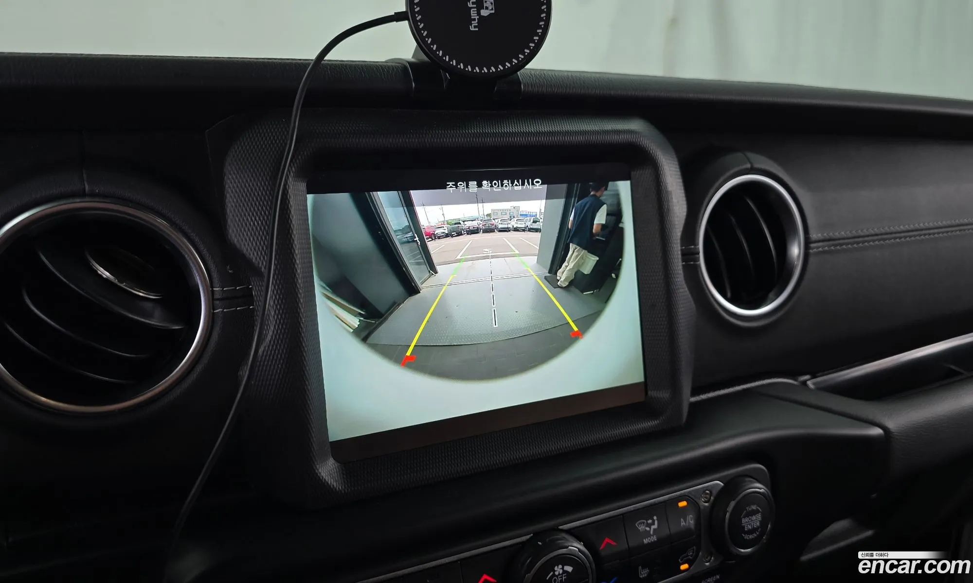Jeep Wrangler 2022 — 19