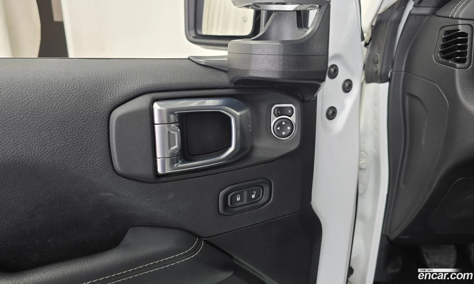 Jeep Wrangler 2022 — 28
