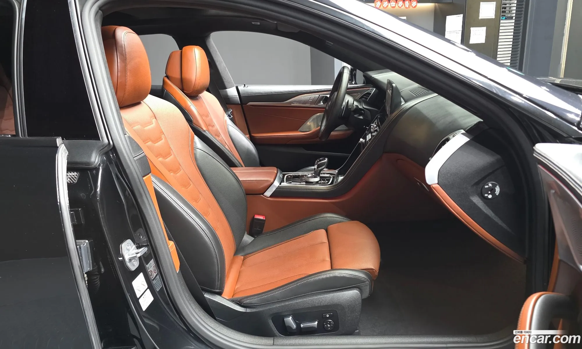 BMW 8 Series 2023 — 19