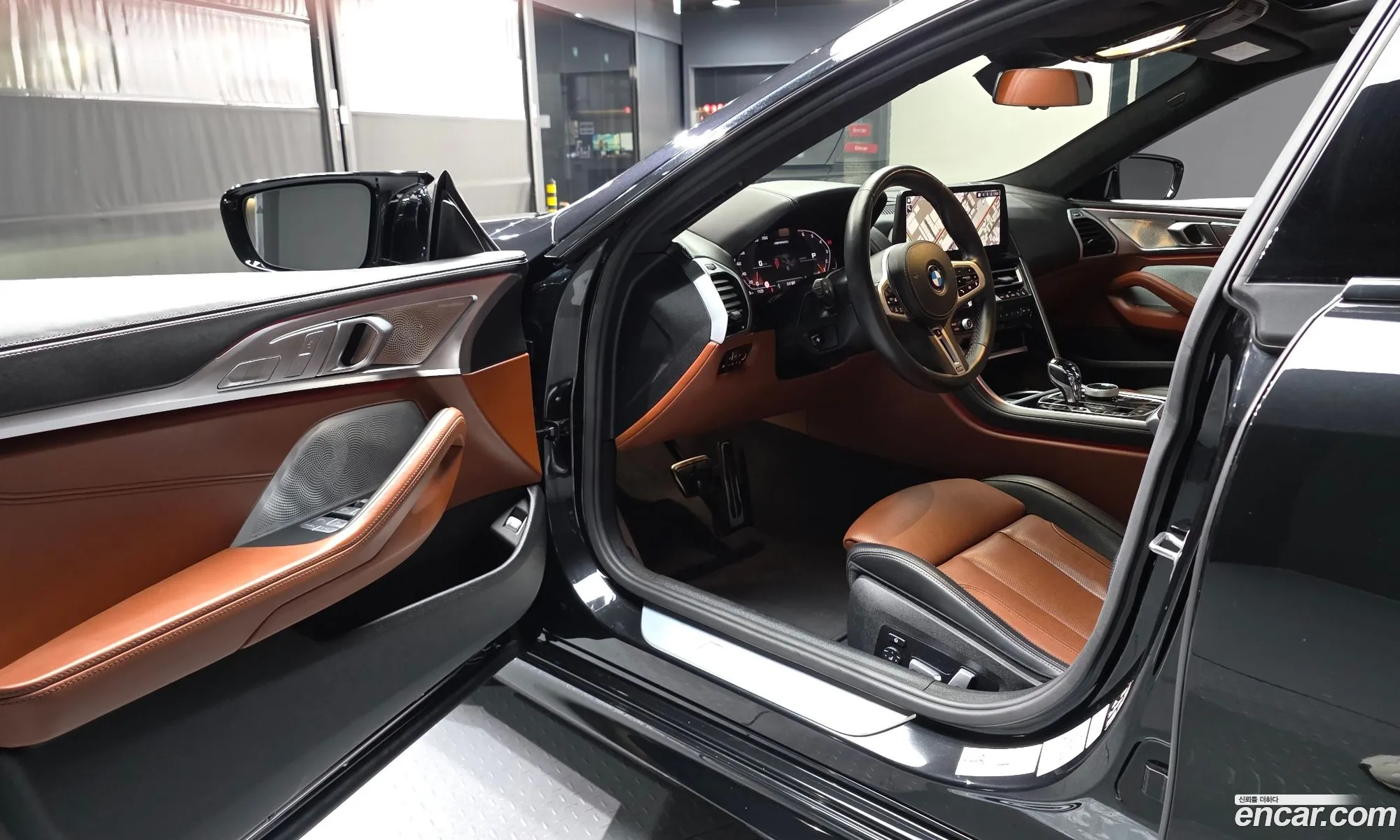 BMW 8 Series 2023 — 17