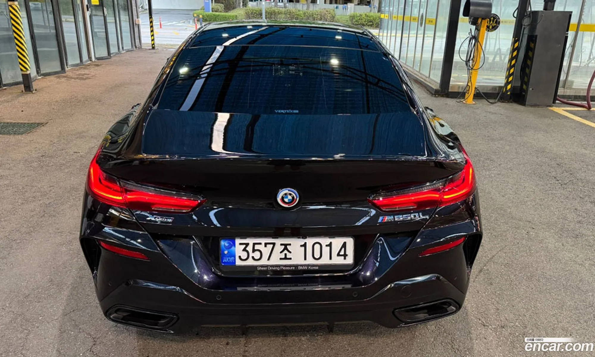 BMW 8 Series 2022 — 17