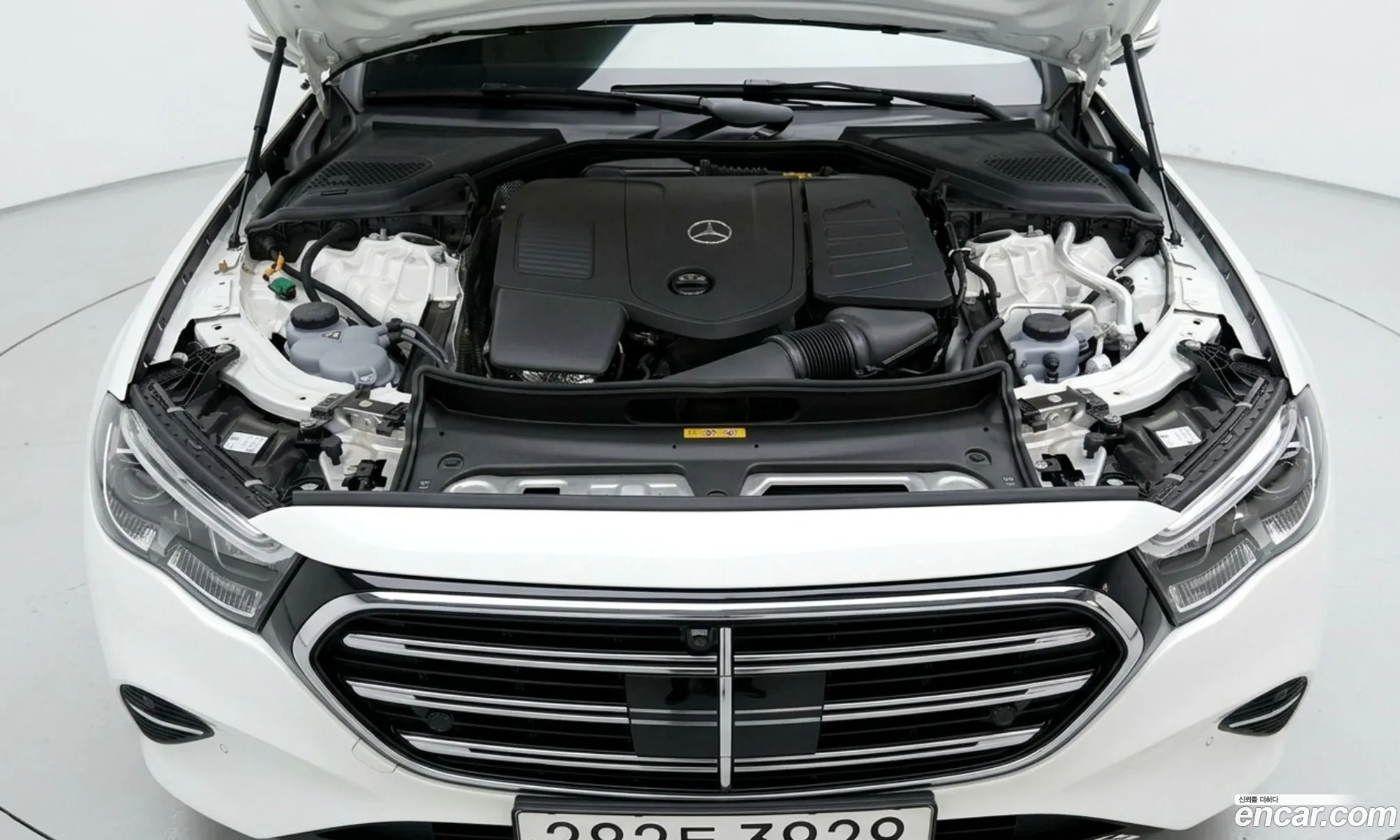 Mercedes-Benz E-Class W214 2025 — 8