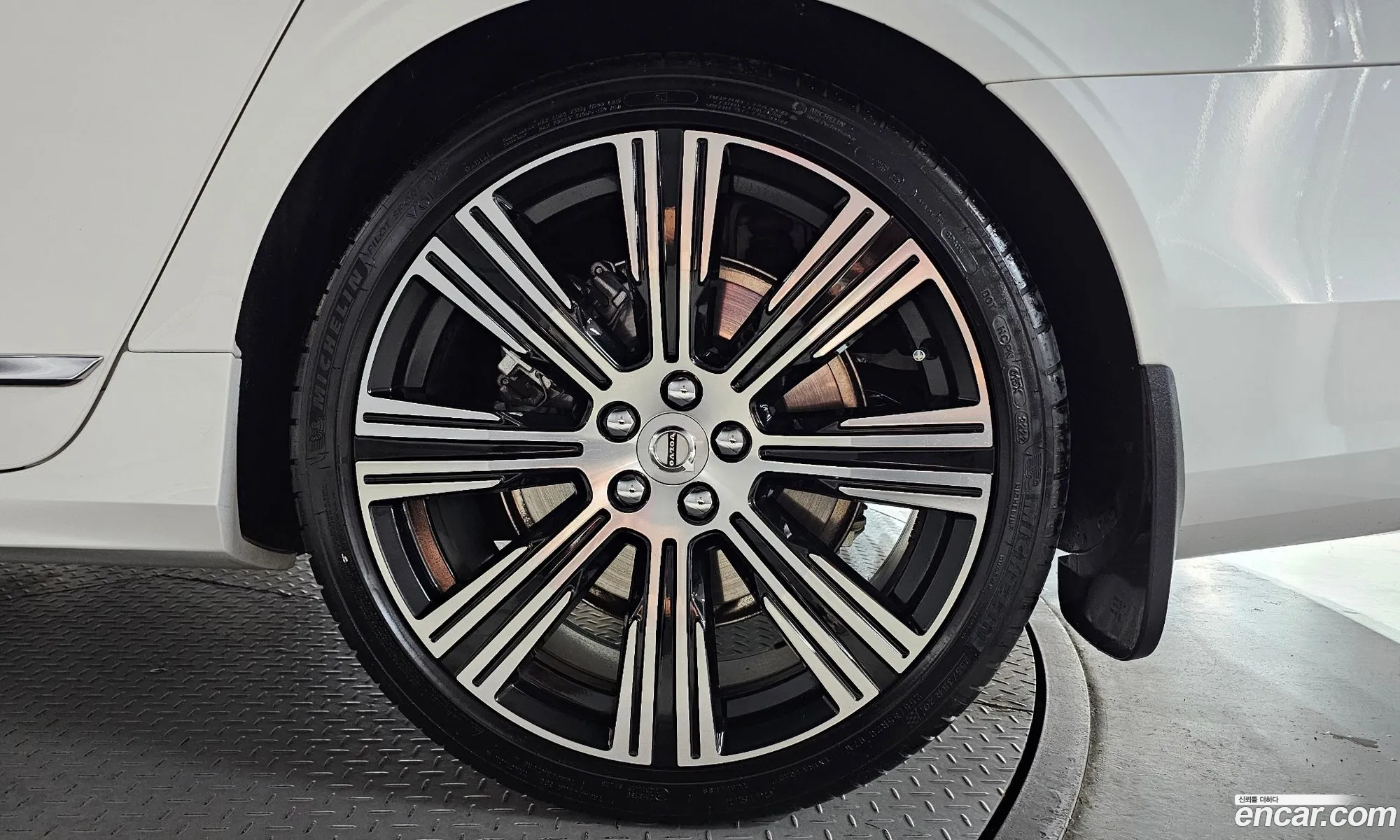 Volvo S90 2023 LVYPT062XPP324209 — 30