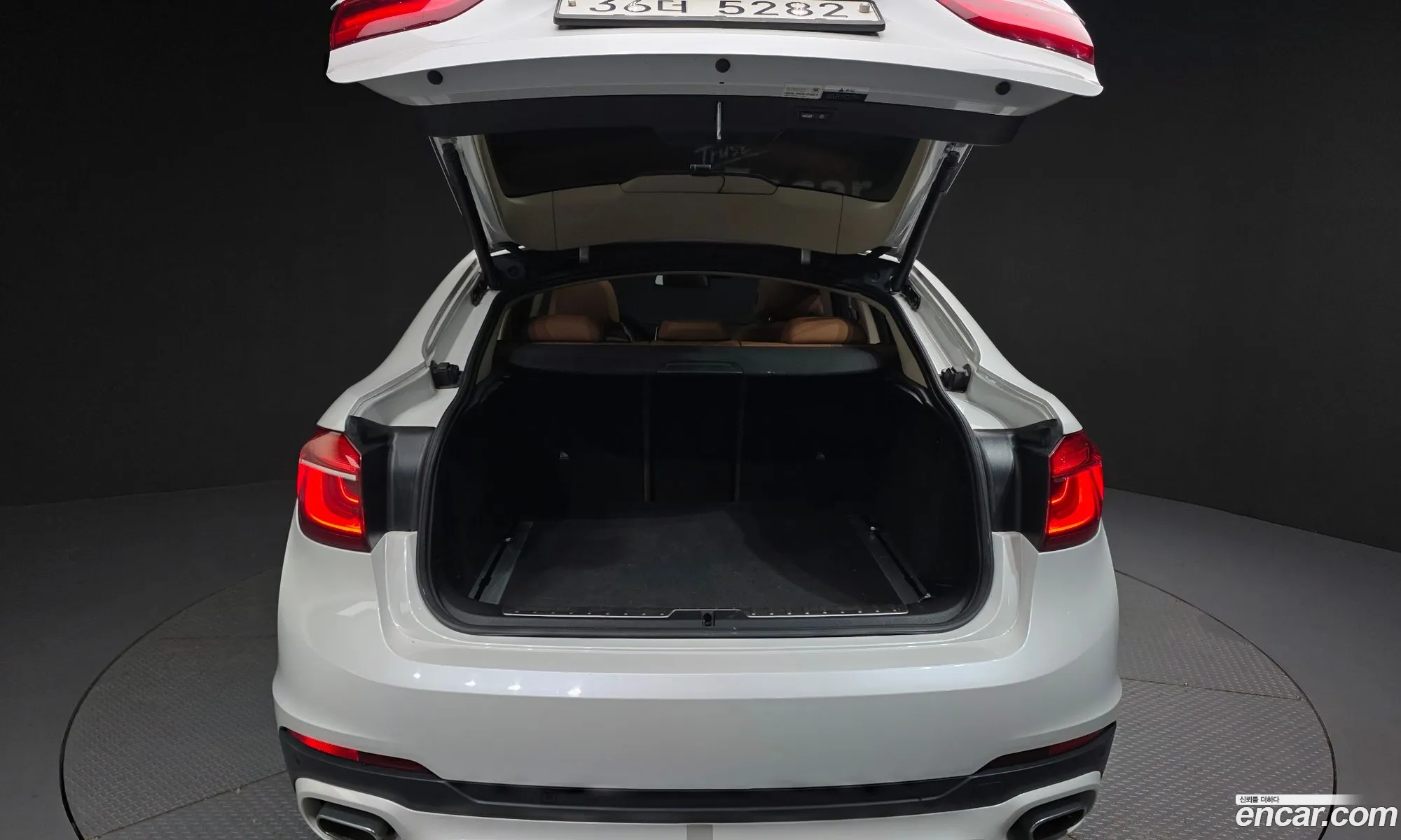 BMW X6 2017 WBAKV210XH0V43191 — 18
