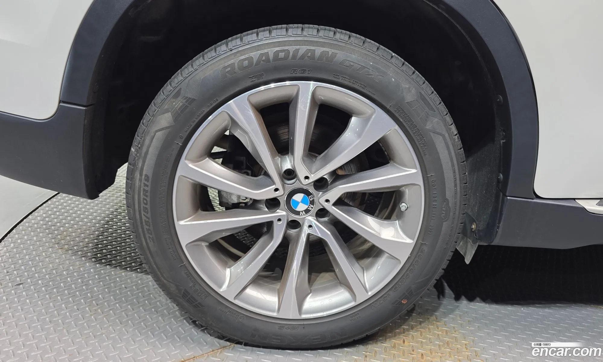 BMW X6 2017 WBAKV210XH0V43191 — 16