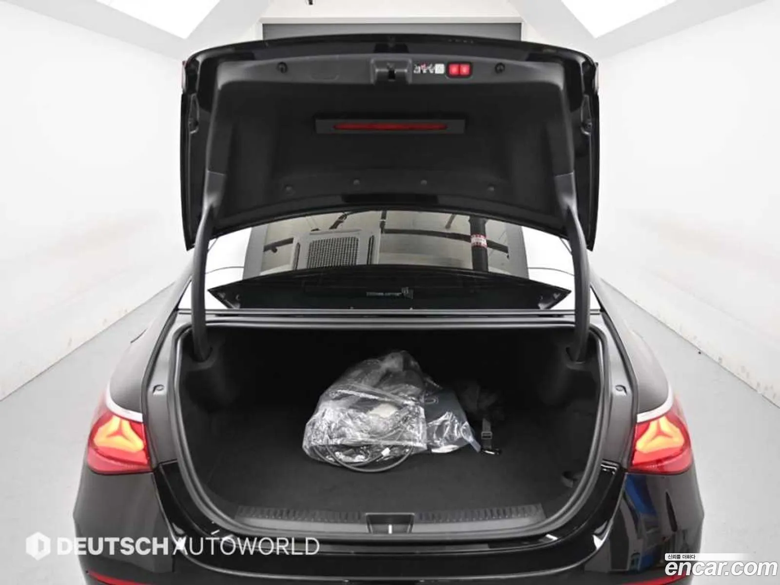 Mercedes-Benz E-Class W214 2025 — 9