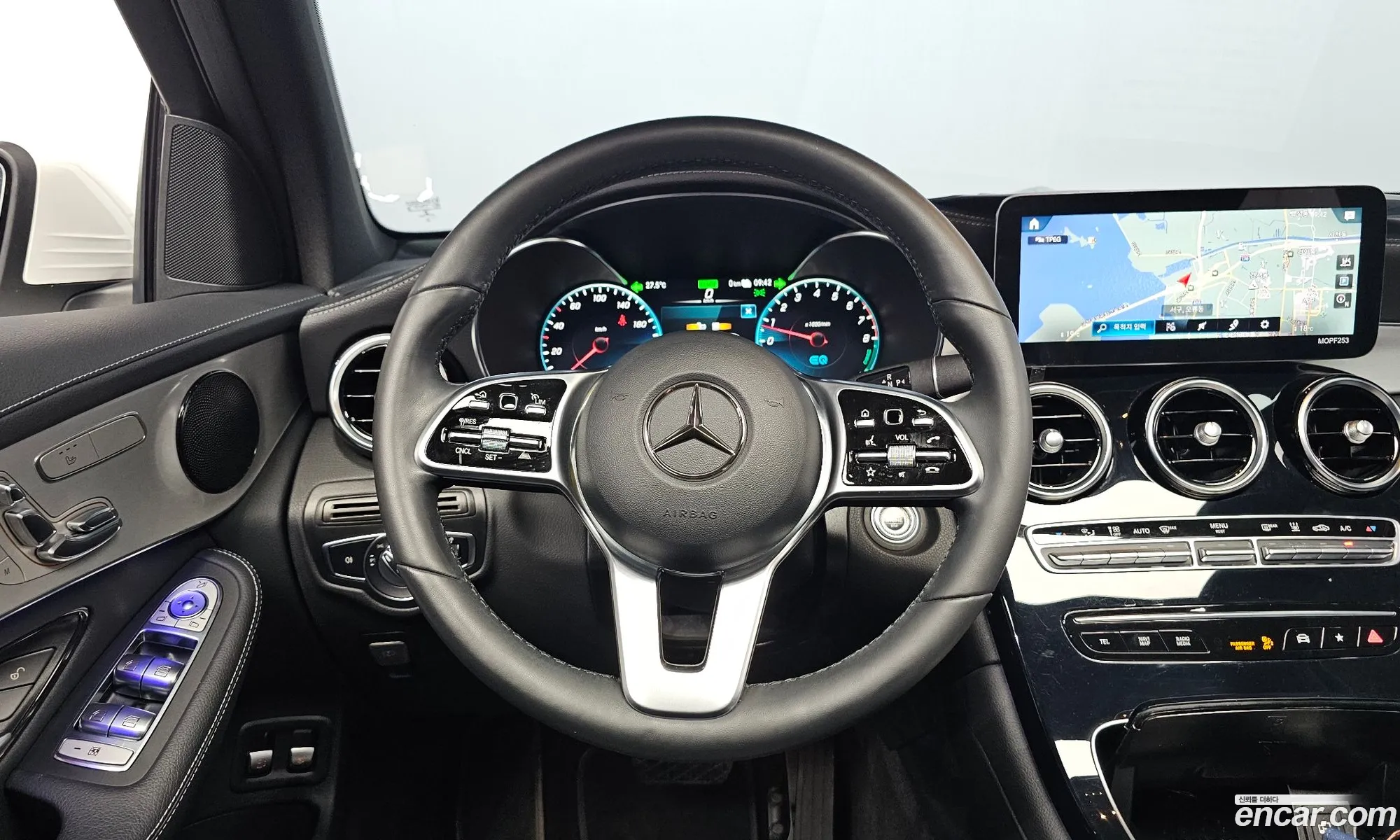 Mercedes-Benz GLC-Class X253 2021 — 23