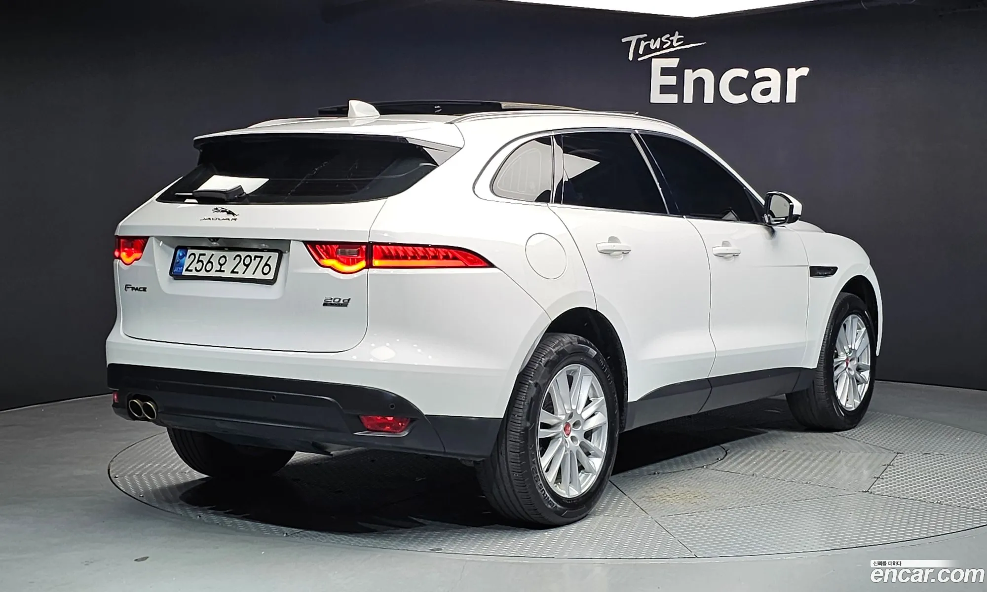 Jaguar F-Pace 2019 SADCA2BN6KA366030 — 2