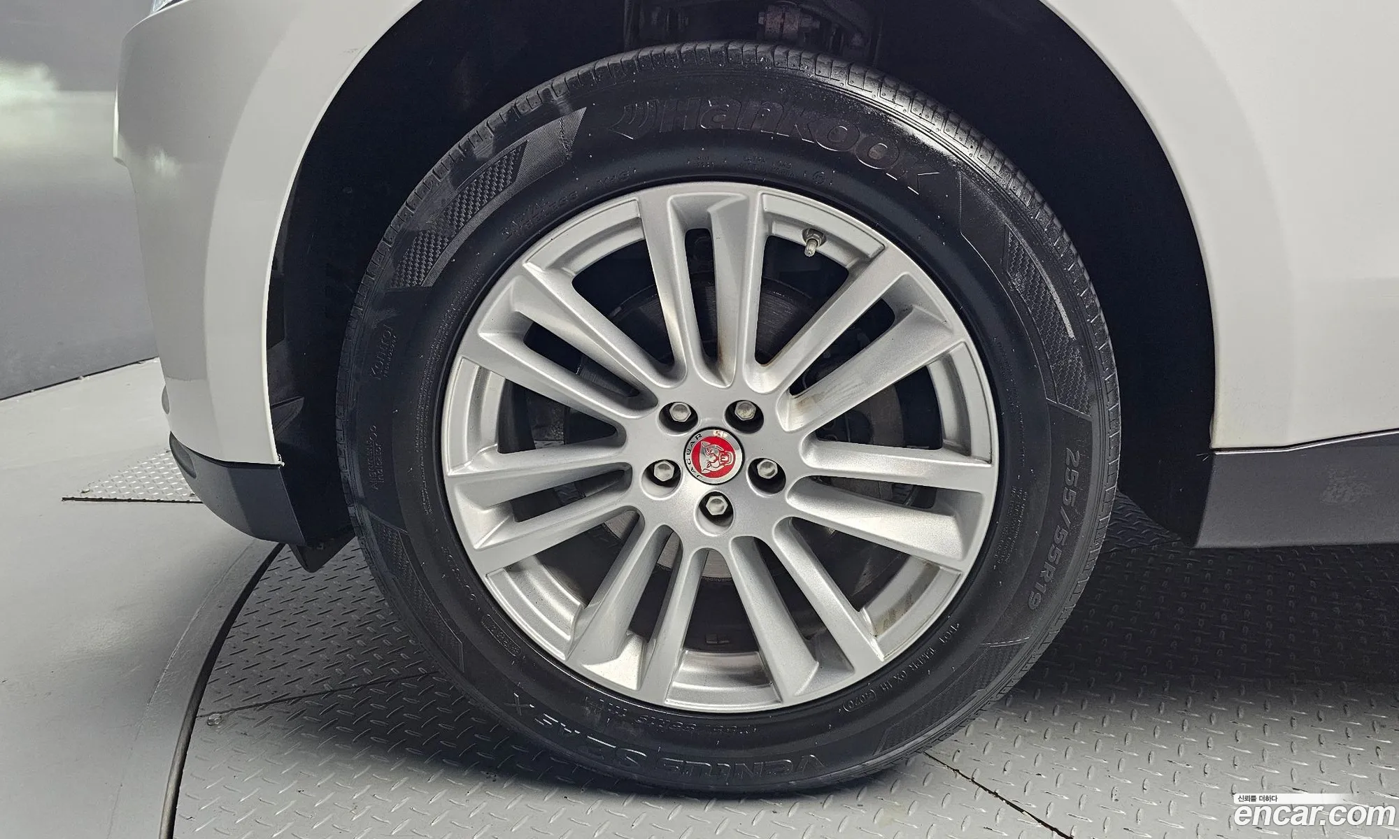 Jaguar F-Pace 2019 SADCA2BN6KA366030 — 17