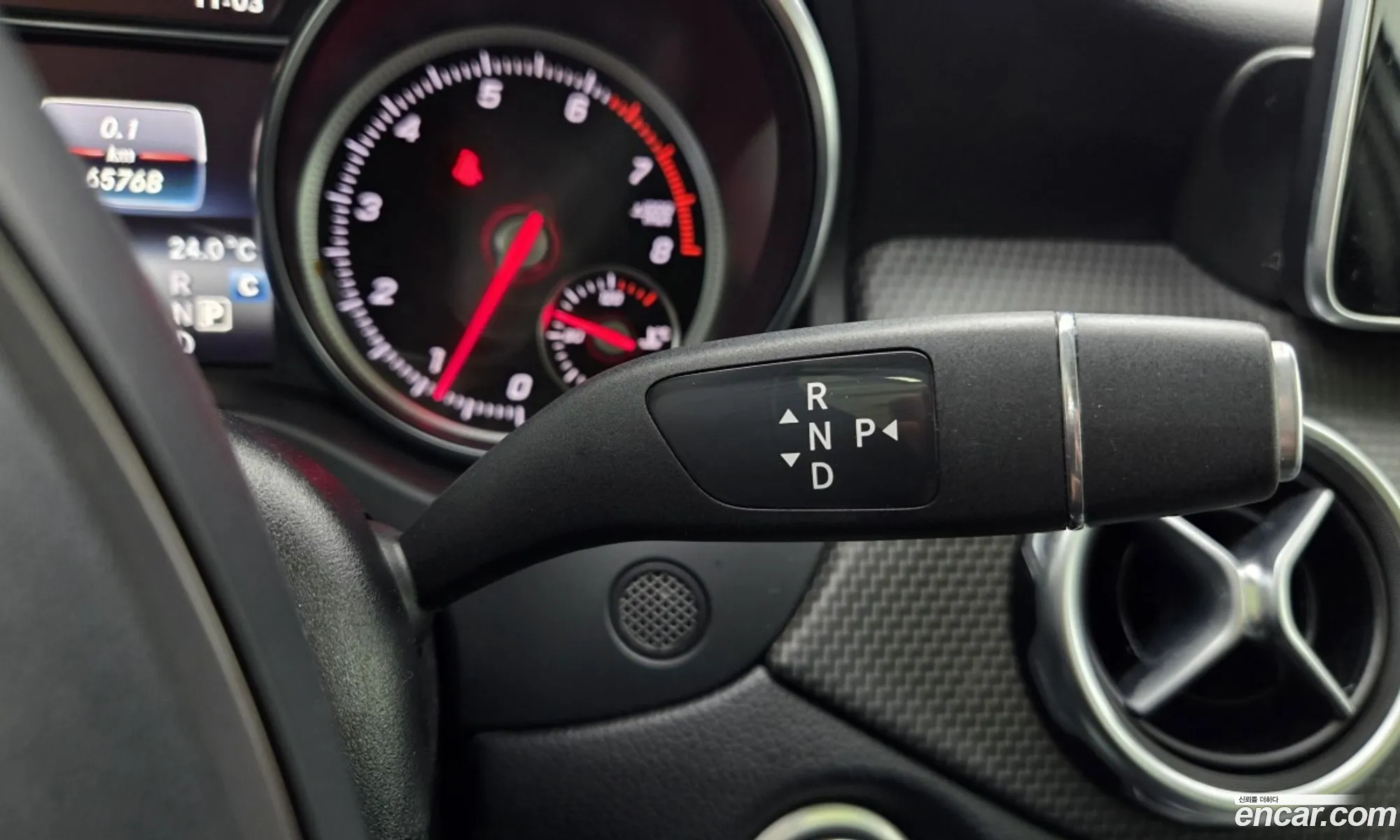 Mercedes-Benz GLA-Class X156 2017 — 14