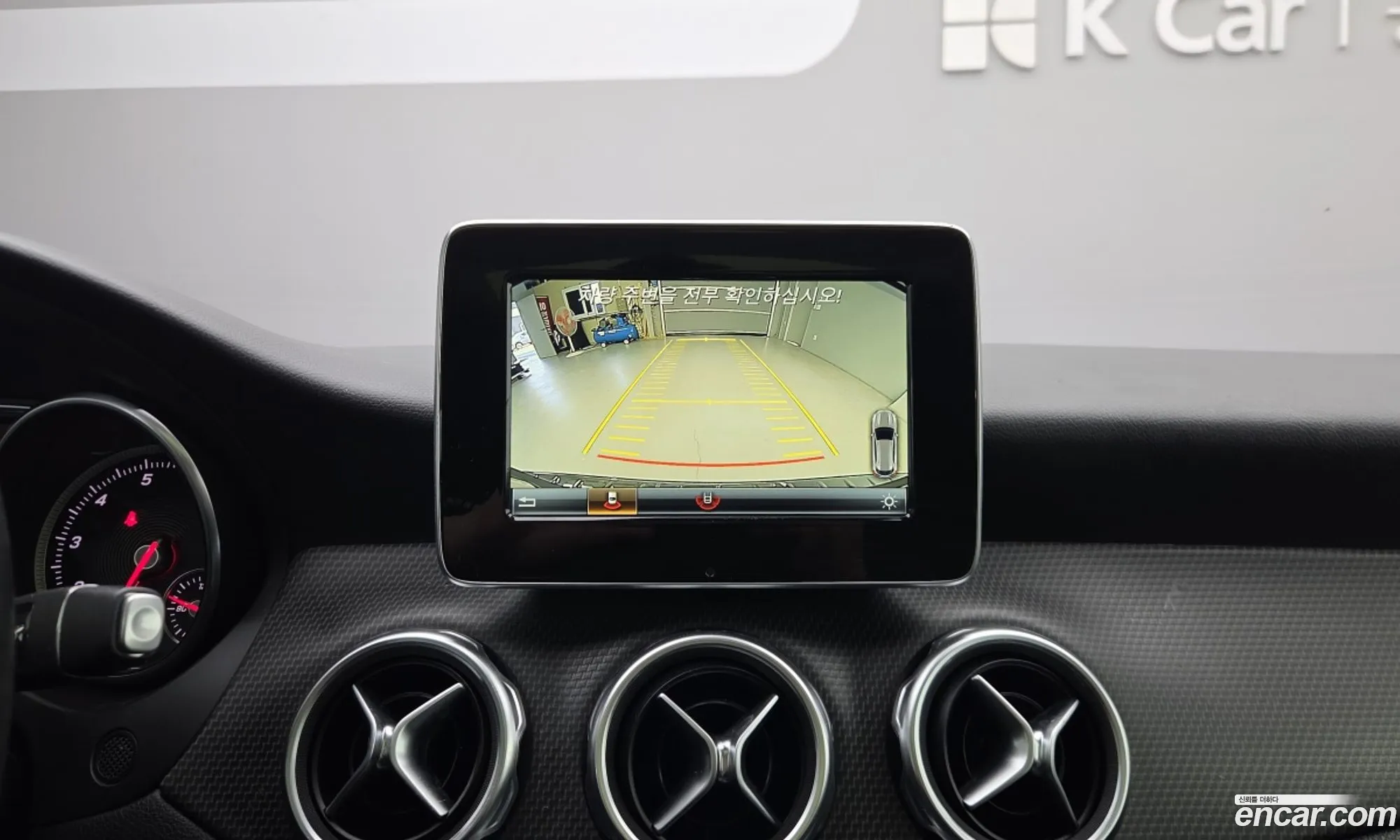 Mercedes-Benz GLA-Class X156 2017 — 10