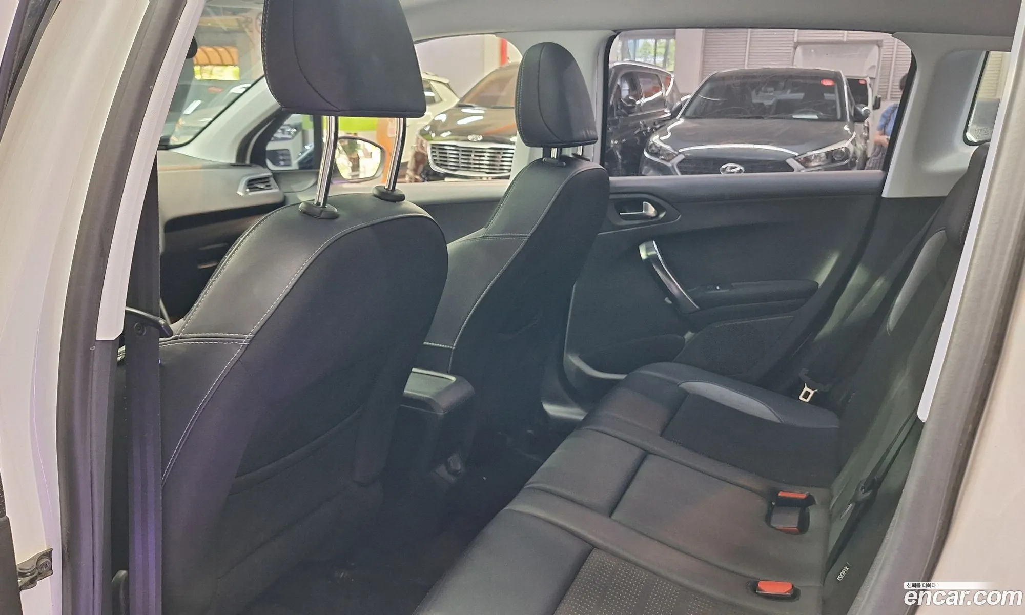 Peugeot 2008 2016 — 9