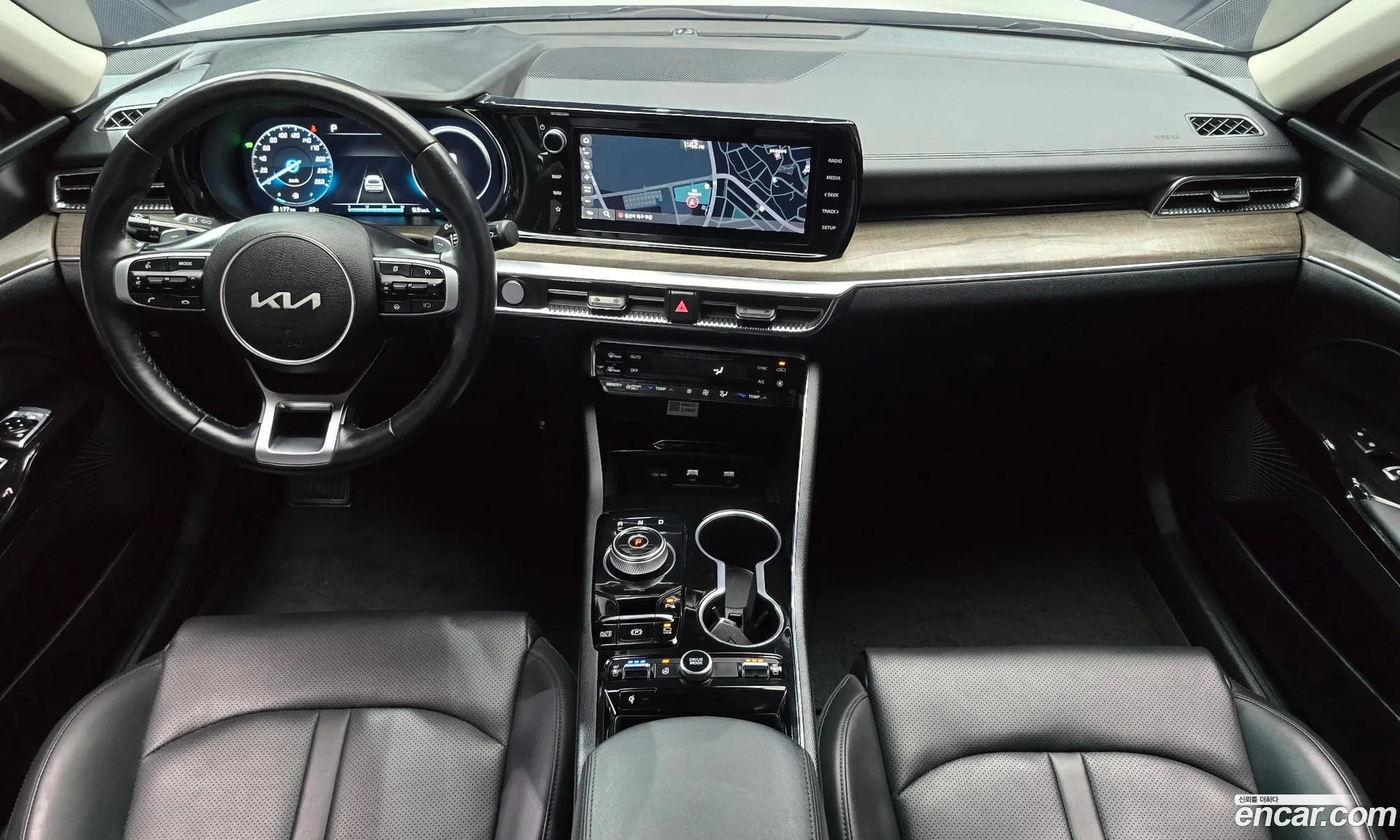 Kia K5 Hybrid 2021 — 4