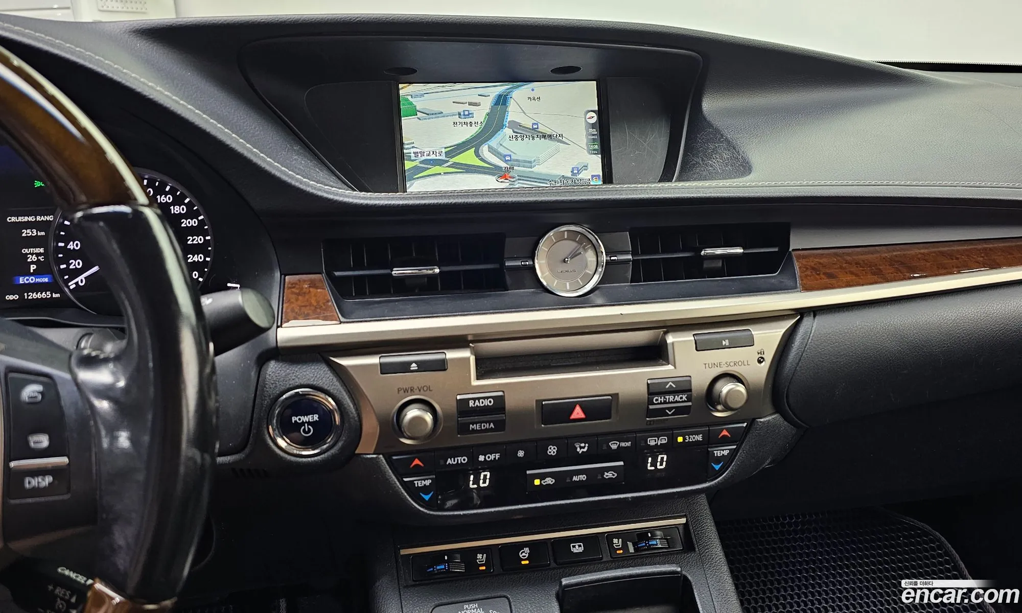 Lexus ES300h 2015 — 2