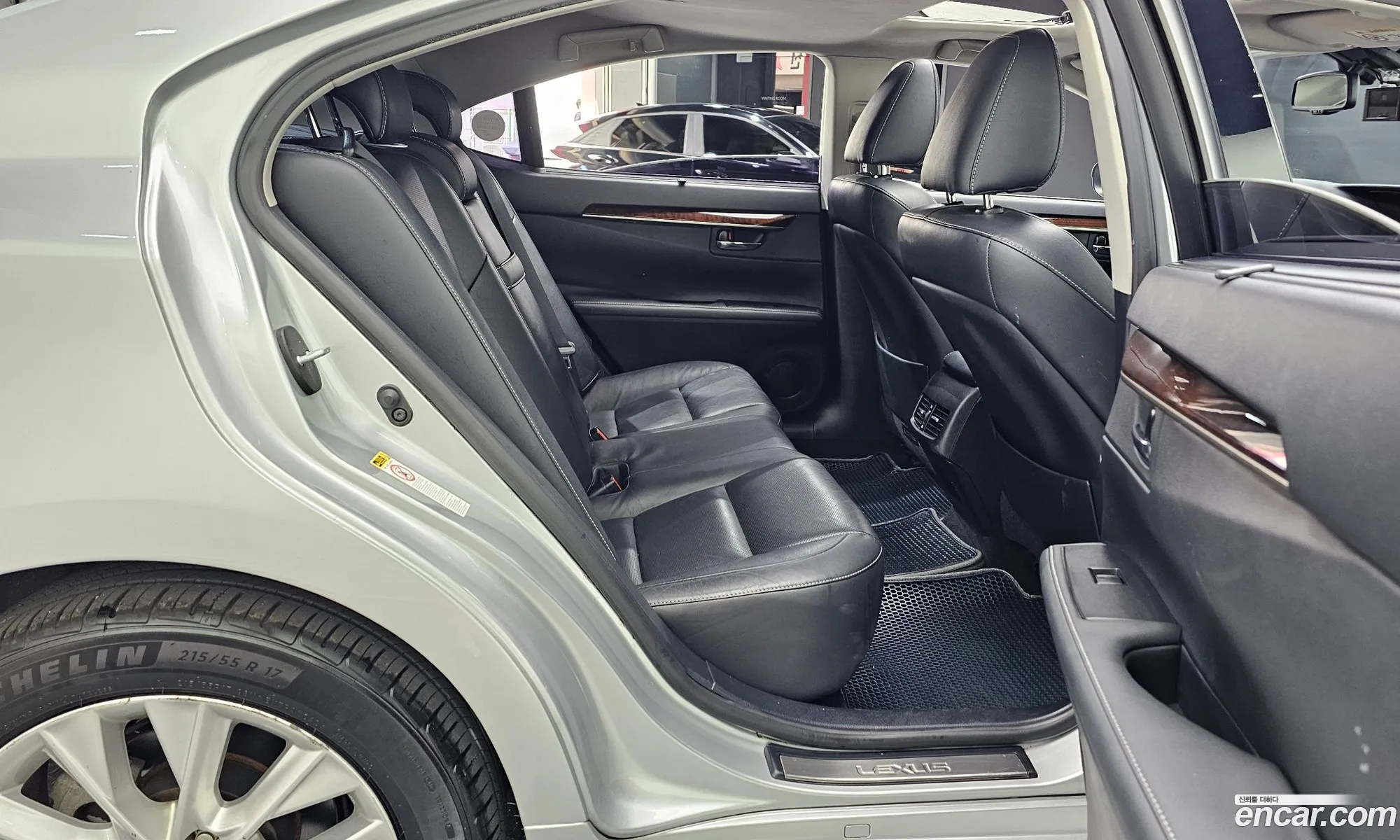 Lexus ES300h 2015 — 8
