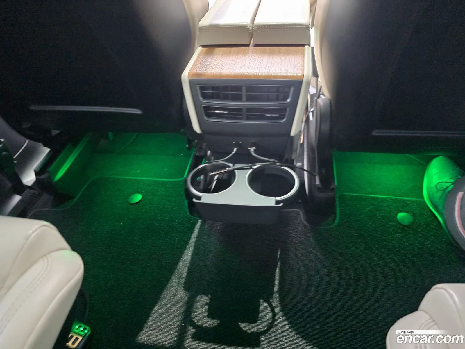 Tesla Model X 2020 — 10