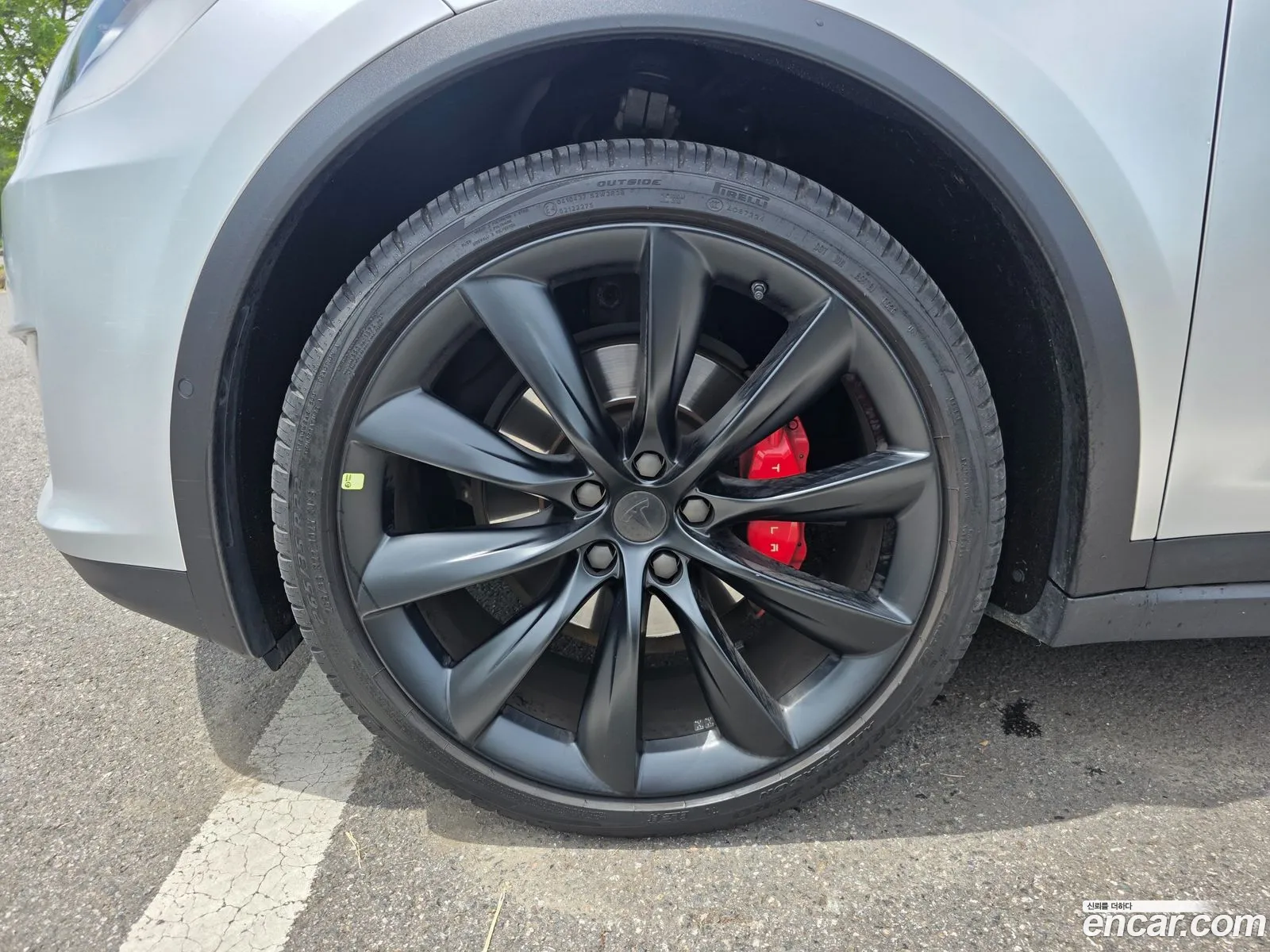 Tesla Model X 2020 — 8