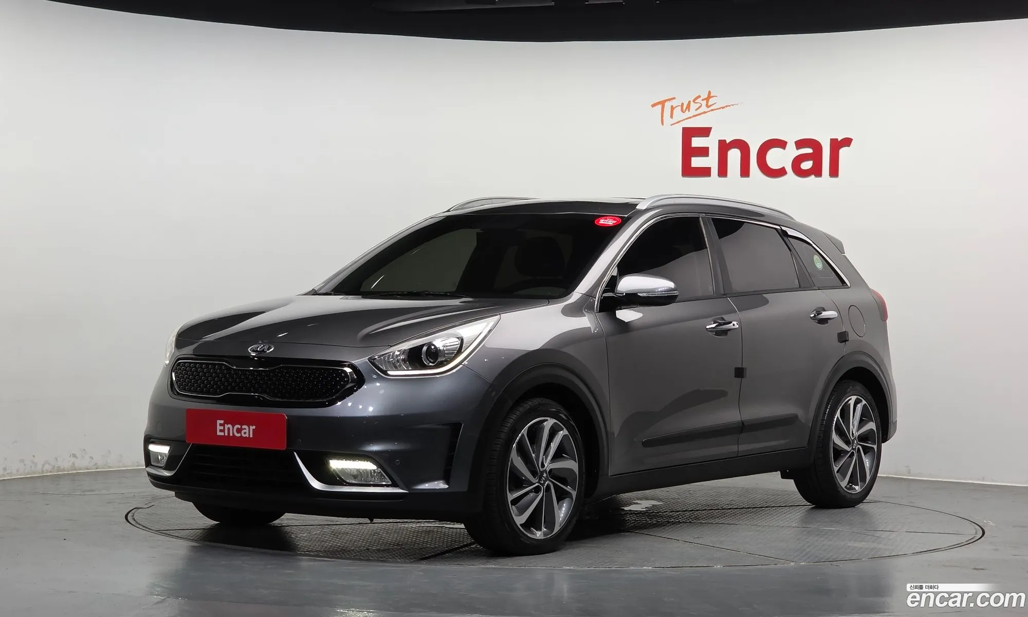 Kia Niro 2016 — 2