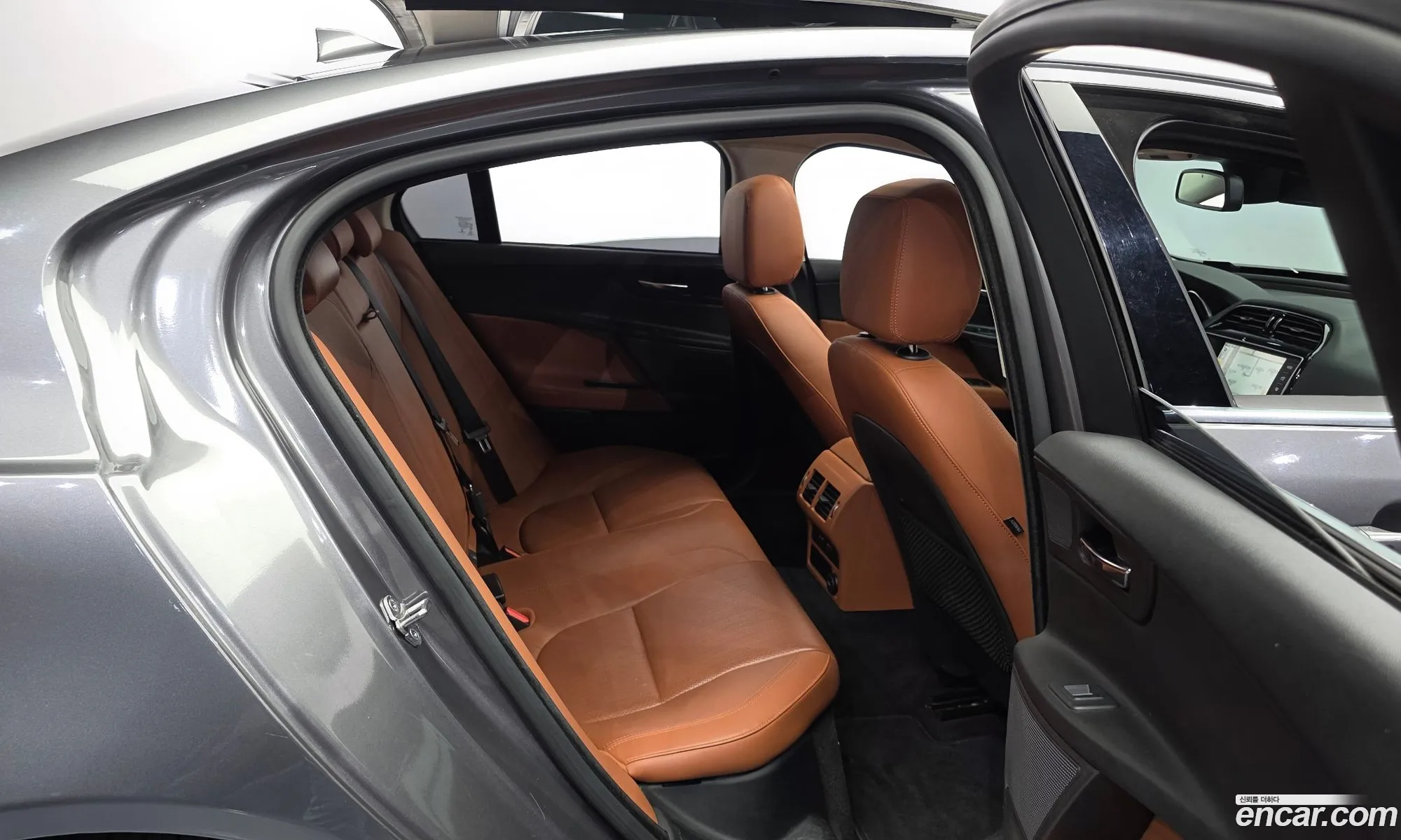 Jaguar XE 2016 SAJAB4BN7GA927551 — 17