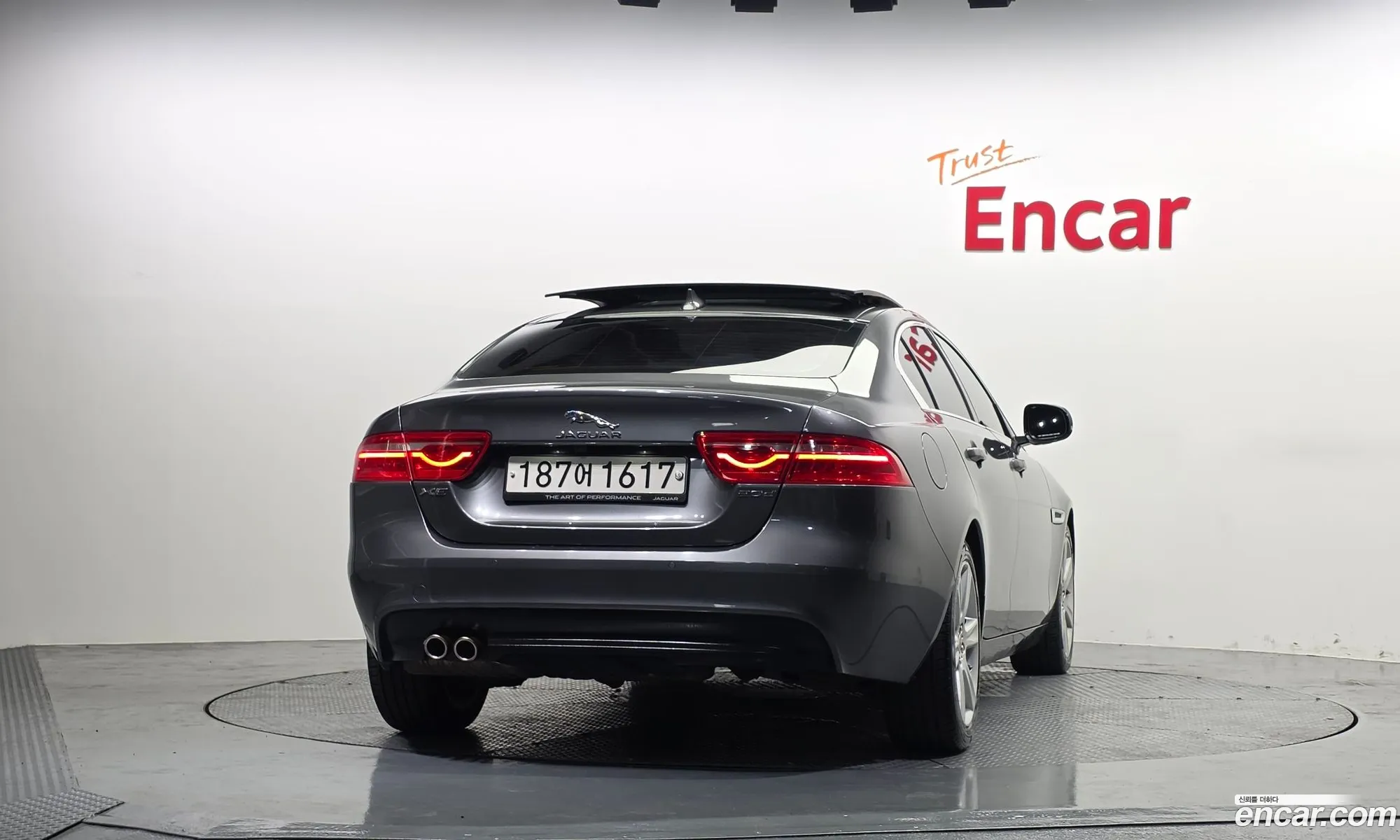 Jaguar XE 2016 SAJAB4BN7GA927551 — 4
